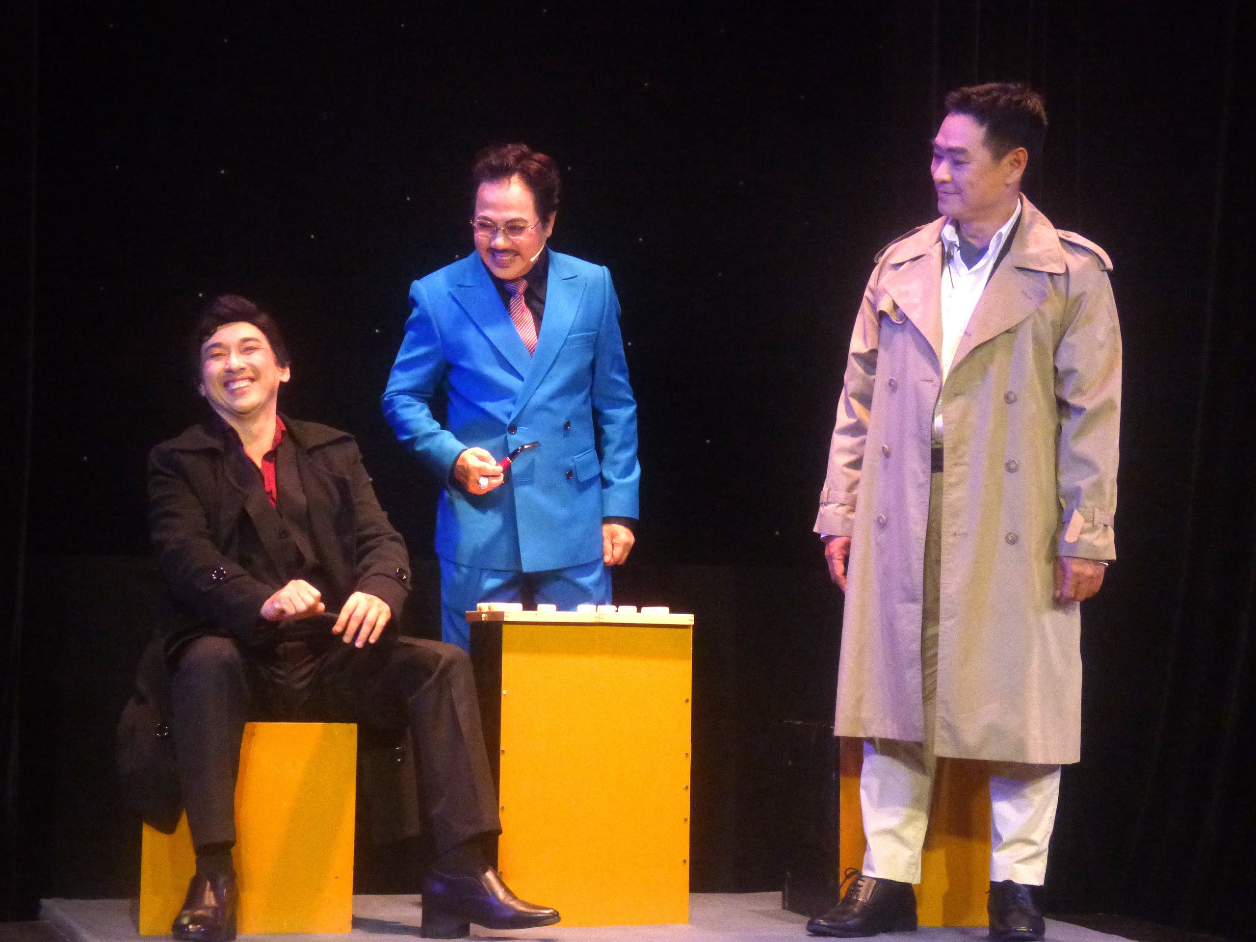 'កន្ទុយរបស់សត្វក្រៀល': នៅពេលដែលបន្ទប់ផឹកតែប្រែទៅជាដំណាក់កាលអ្នកស៊ើបអង្កេត - រូបថត 1 ។ 'Hạc Vỹ Lan': Khi phòng trà hóa thành sân khấu trinh thám- Ảnh 1.