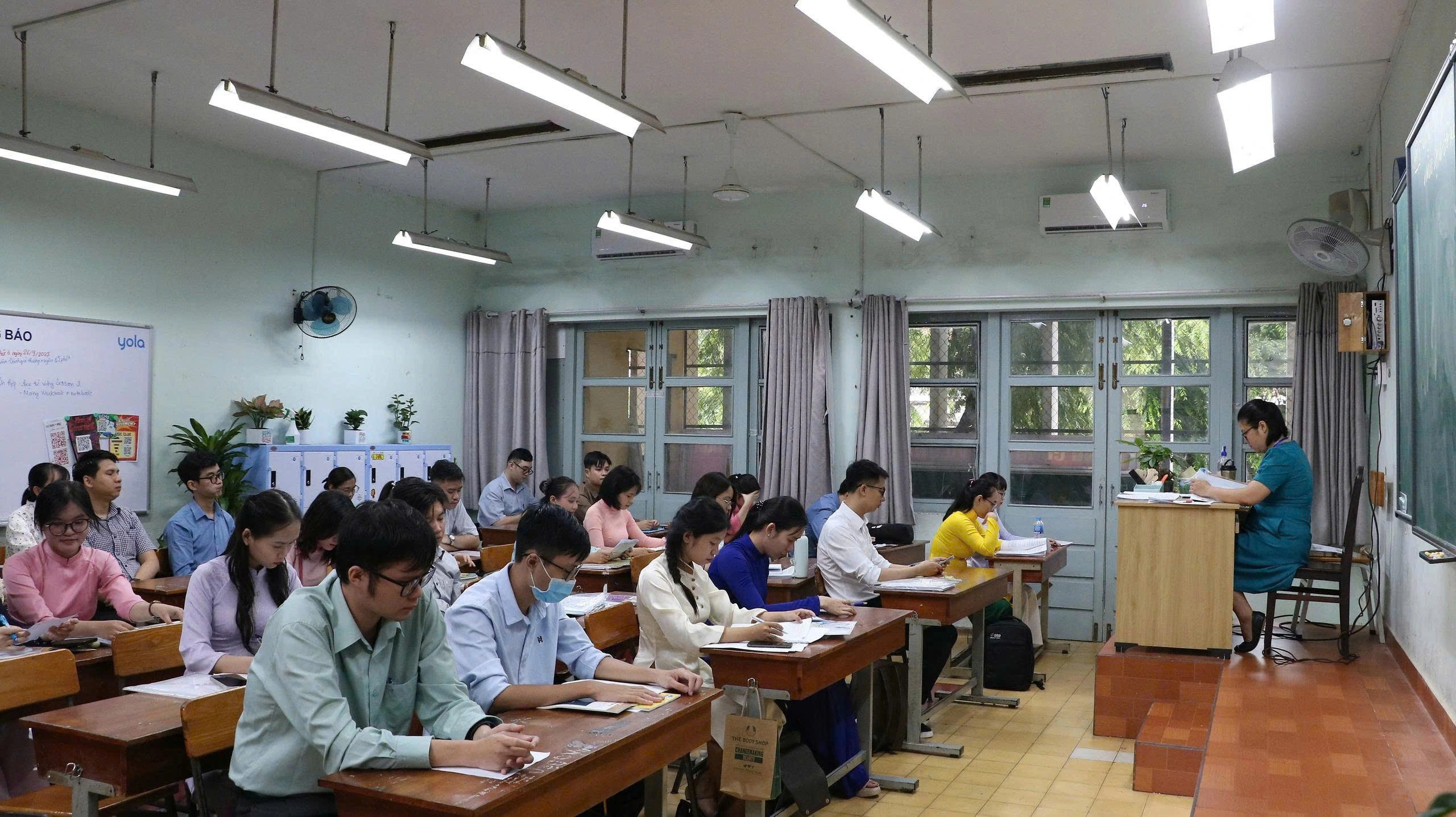 Tuyển giáo viên: Cạnh tranh cao, cơ hội chọn được người giỏi - Ảnh 1.