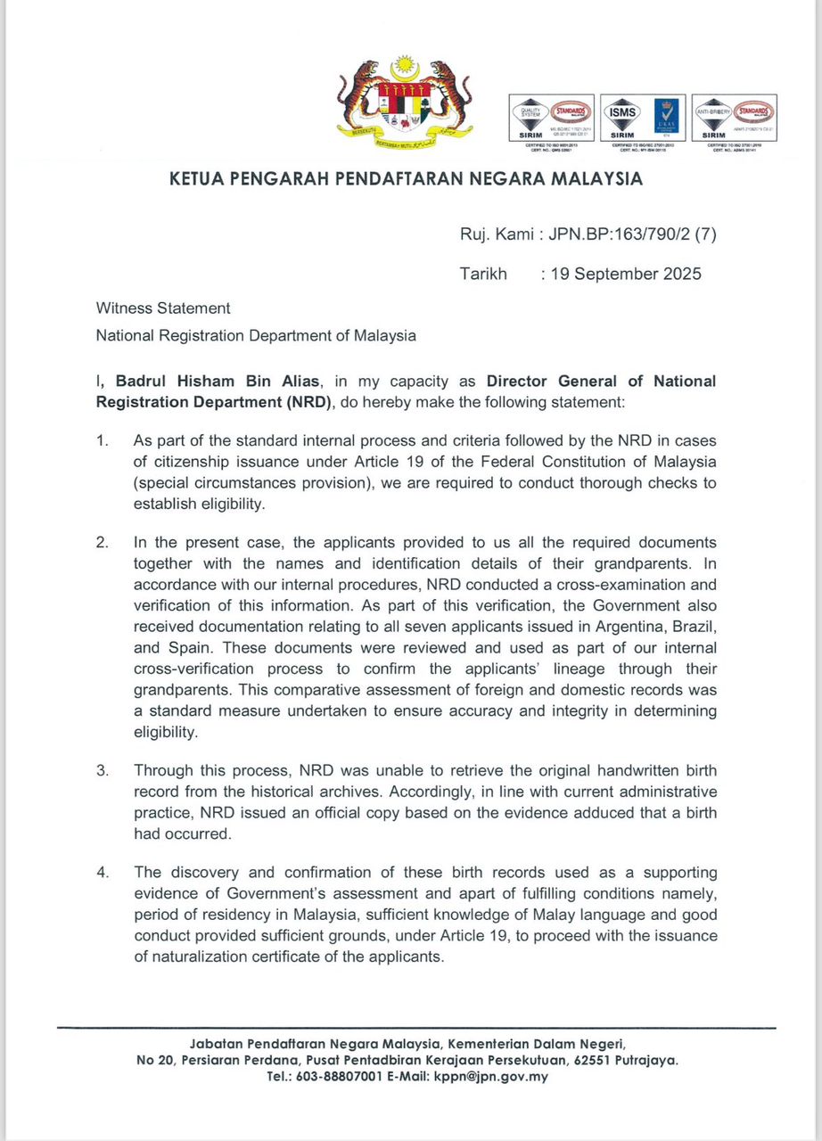 Bất thường trong hồ sơ nhập tịch Malaysia của 7 cầu thủ, dẫn đến án phạt nặng từ FIFA- Ảnh 2.