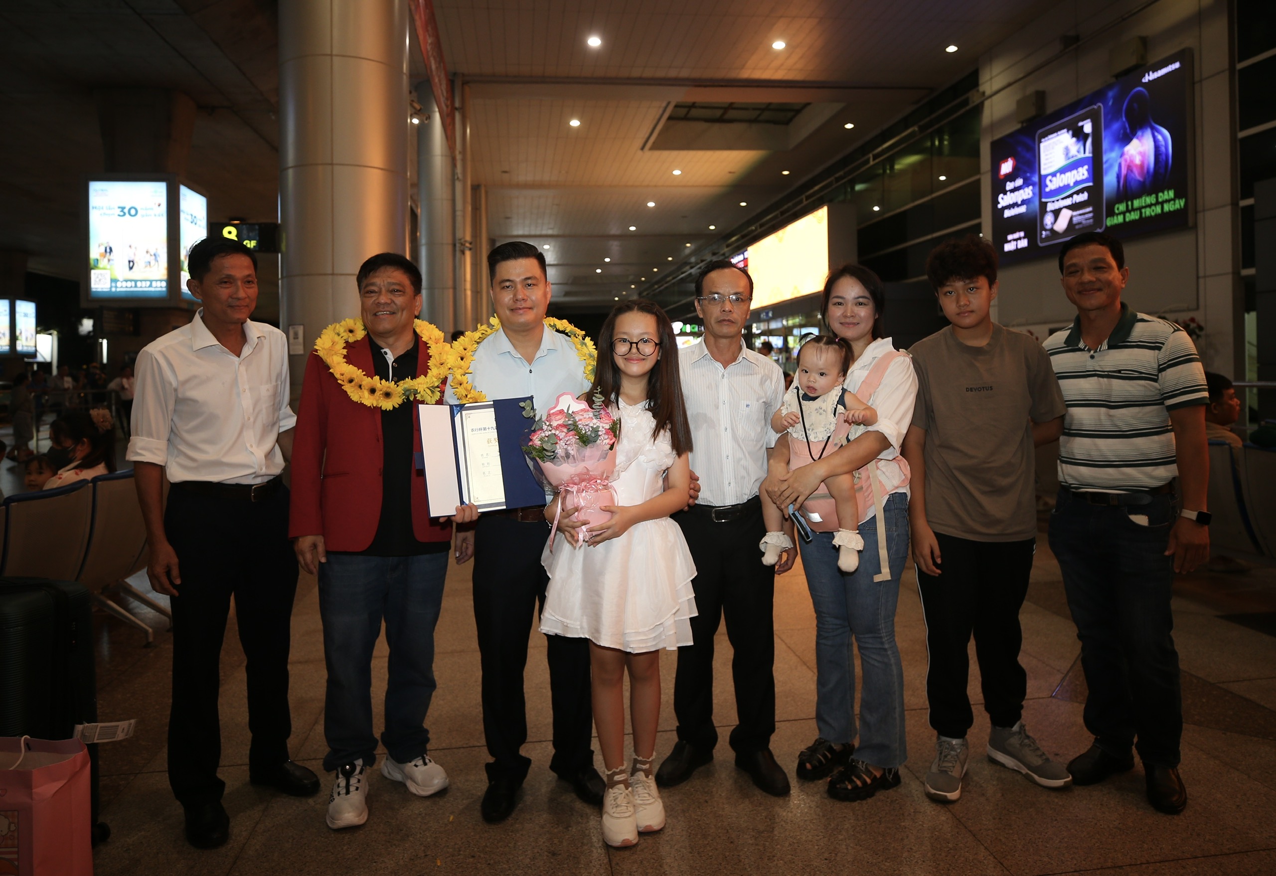 Nhà vô địch cờ tướng thế giới Lại Lý Huynh: 'Ngày đăng quang đúng ngày thôi nôi con gái’- Ảnh 4.