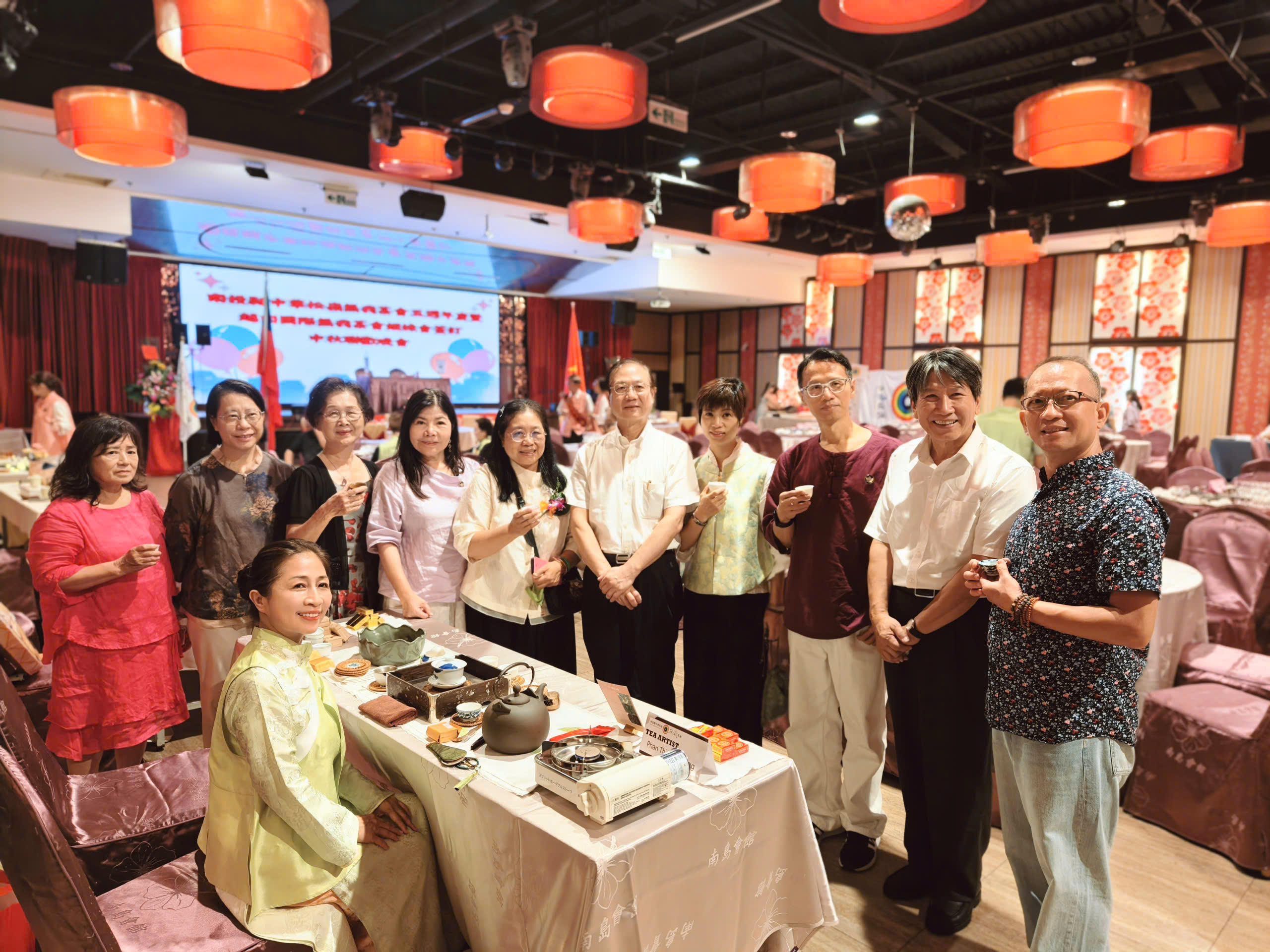 Kết nghĩa Hội trà Tùng Lĩnh Nam Đầu: Đưa văn hóa trà Việt đến bạn bè quốc tế- Ảnh 7. Kết nghĩa Hội trà Tùng Lĩnh Nam Đầu: Đưa văn hóa trà Việt đến bạn bè quốc tế - Ảnh 9.