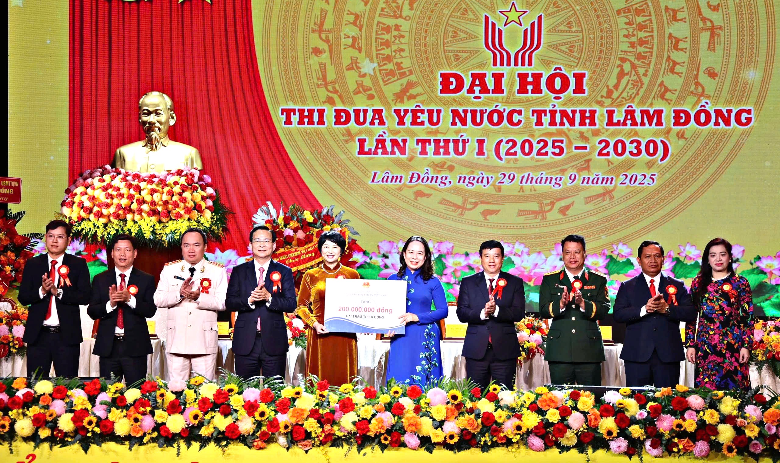 Phó chủ tịch nước Võ Thị Ánh Xuân: Kịp thời tôn vinh gương người tốt, việc tốt - Ảnh 1.