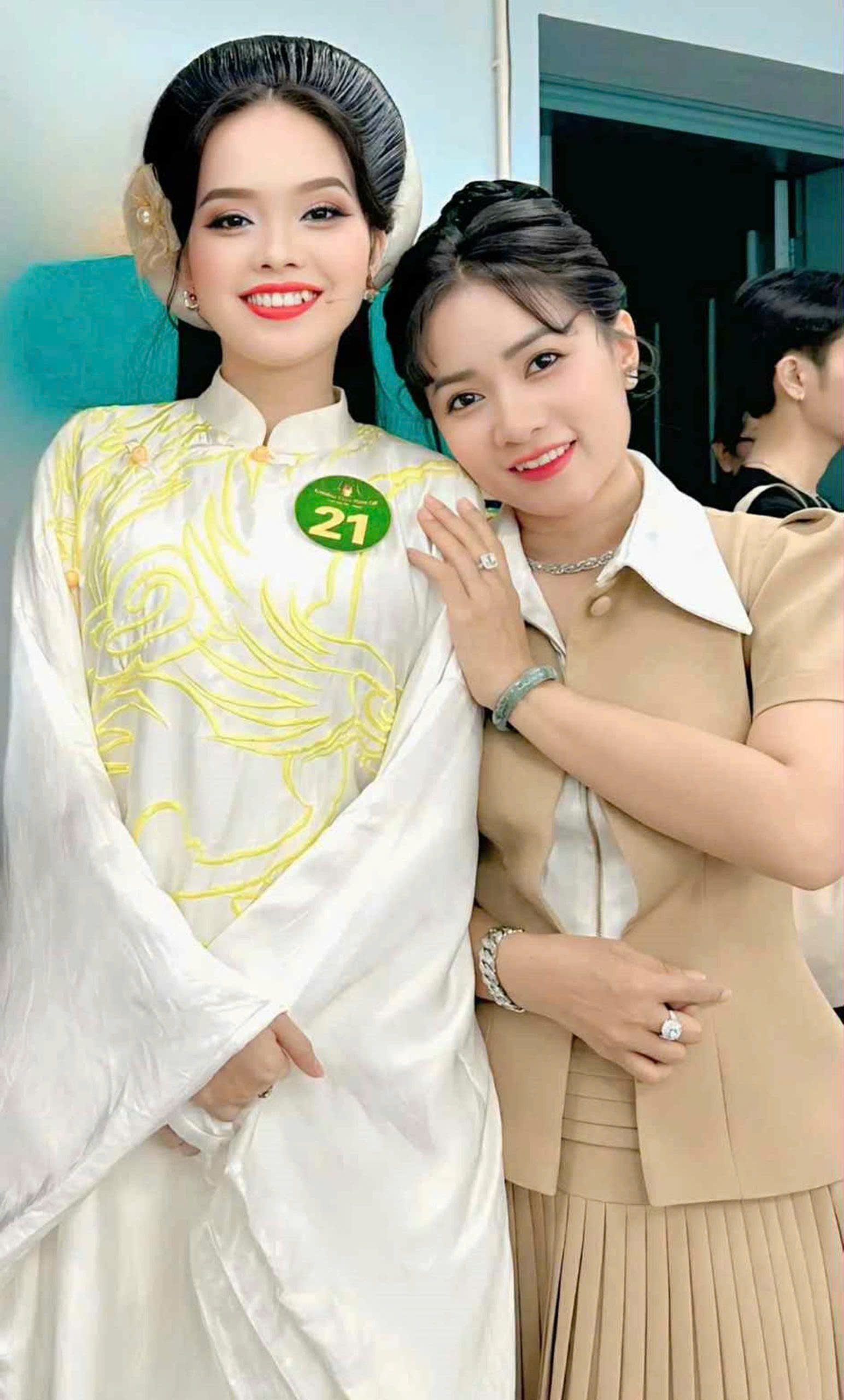 NSƯT Võ Minh Lâm 'đẩy thuyền' giúp Hà Như giành 3 giải 'Chuông vàng vọng cổ 2025' - Ảnh 4.