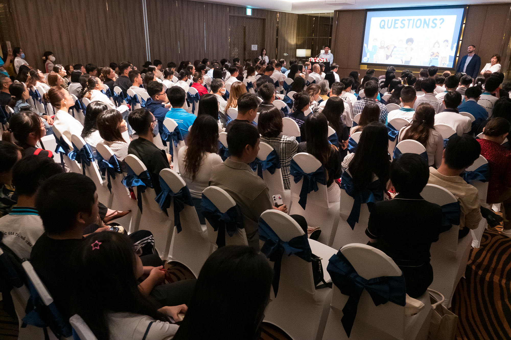 Xin visa du học Mỹ, viên chức lãnh sự lưu ý gì về mạng xã hội? - Ảnh 1.