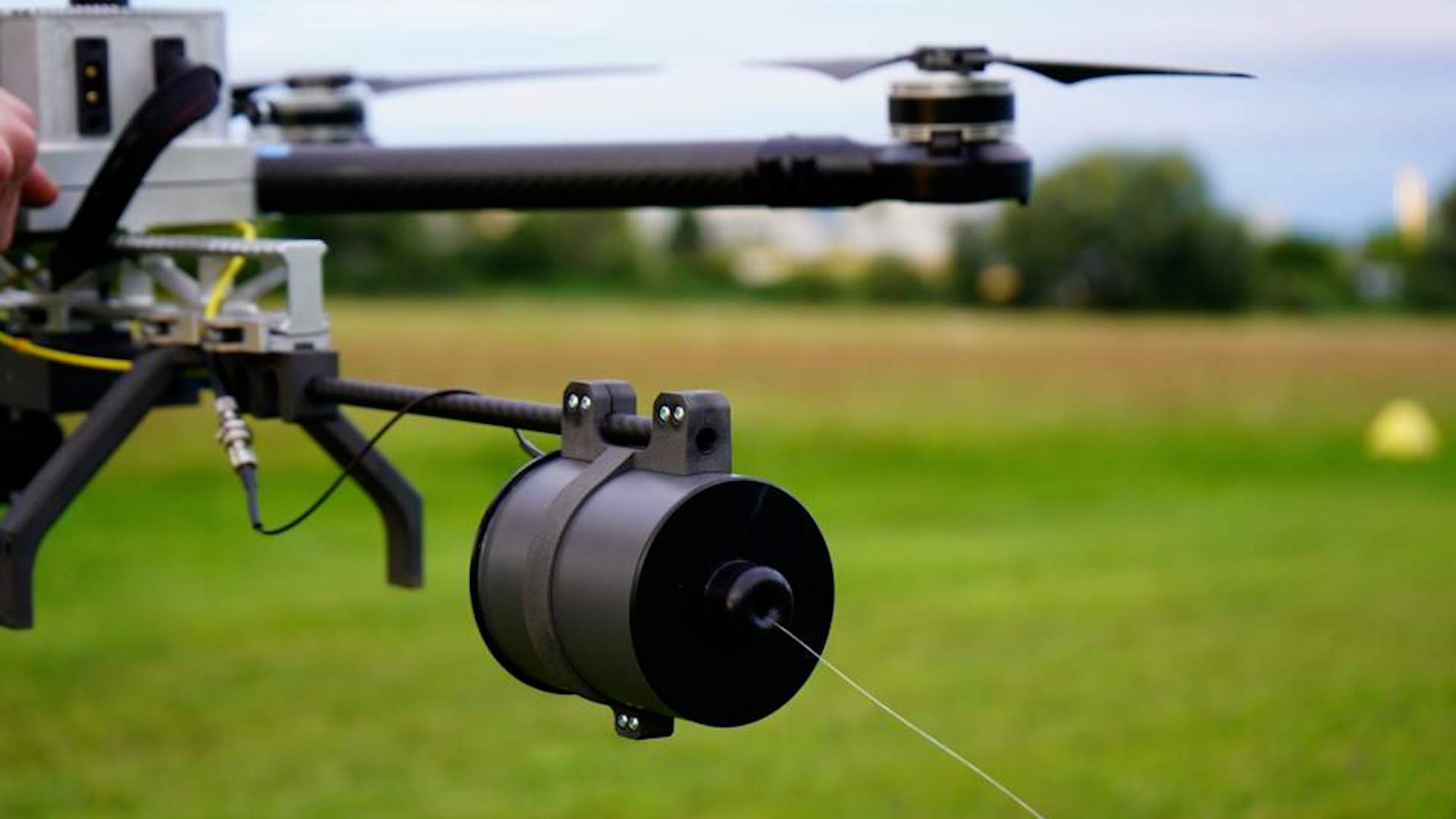 Ukraine triển khai 'tàu mẹ' mang UAV cá…