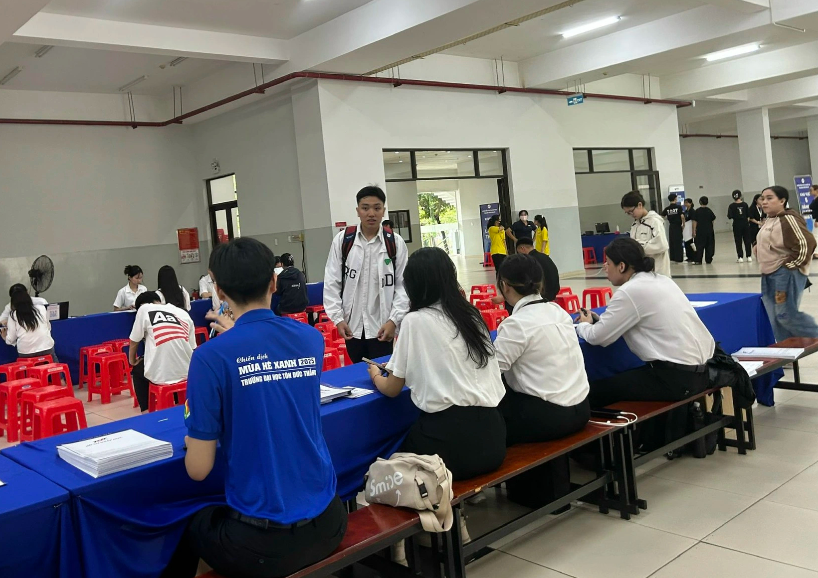 Vay vốn học tập: Tuyệt đối tránh vay nóng vì dễ rơi vào 'bẫy' tín dụng đen - Ảnh 2.