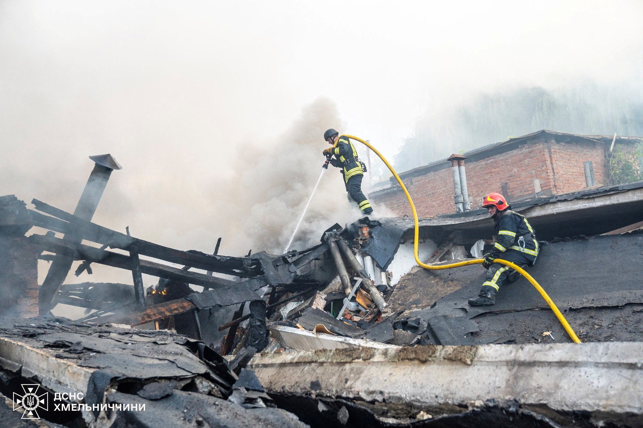 Chiến sự Ukraine ngày 1.288: Ukraine bị oanh tạc, ông Zelensky đến châu Âu tìm đảm bảo - Ảnh 1.