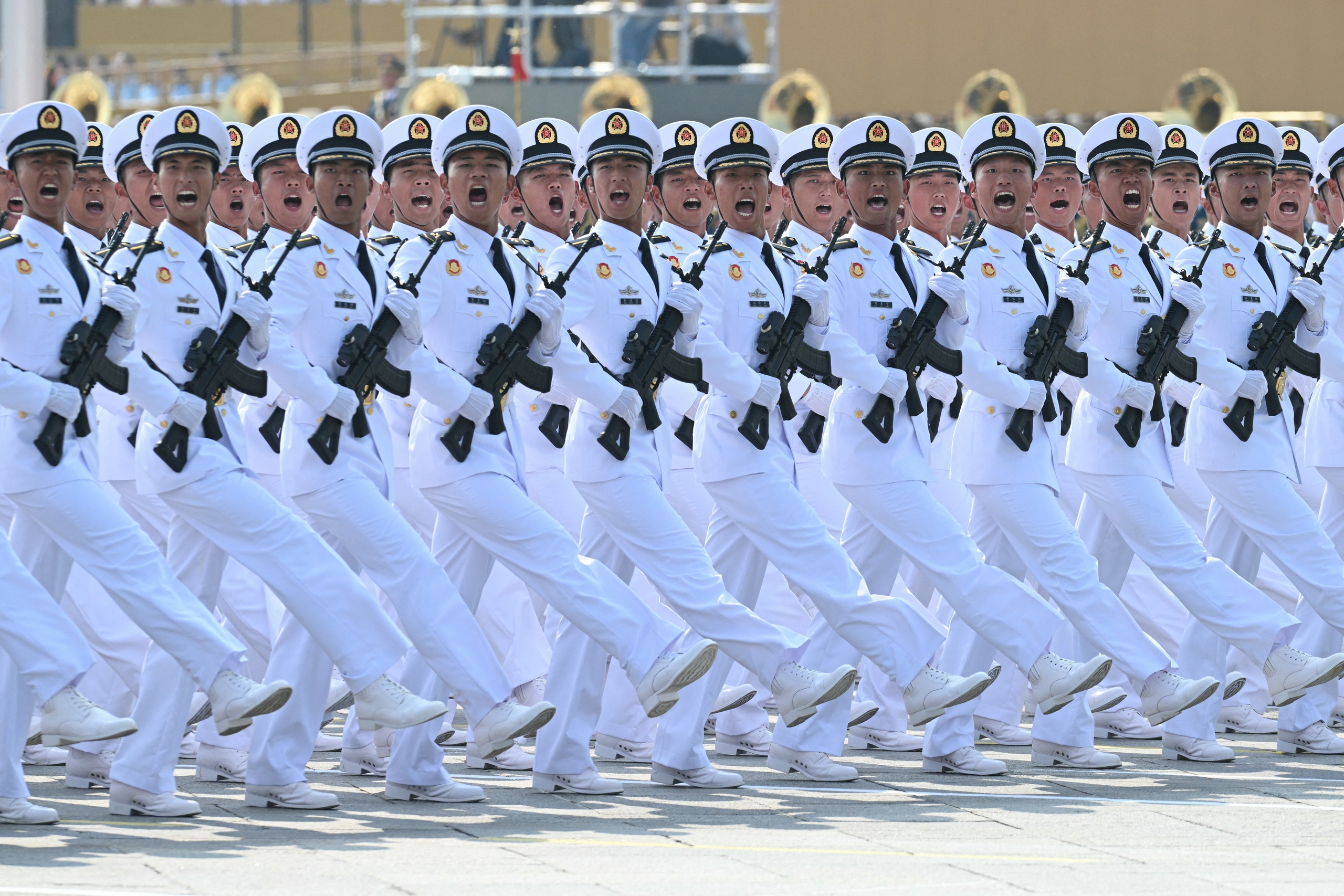 Trung Quốc diễu binh, trình làng tên lửa đạn đạo liên lục địa mới - Ảnh 8.