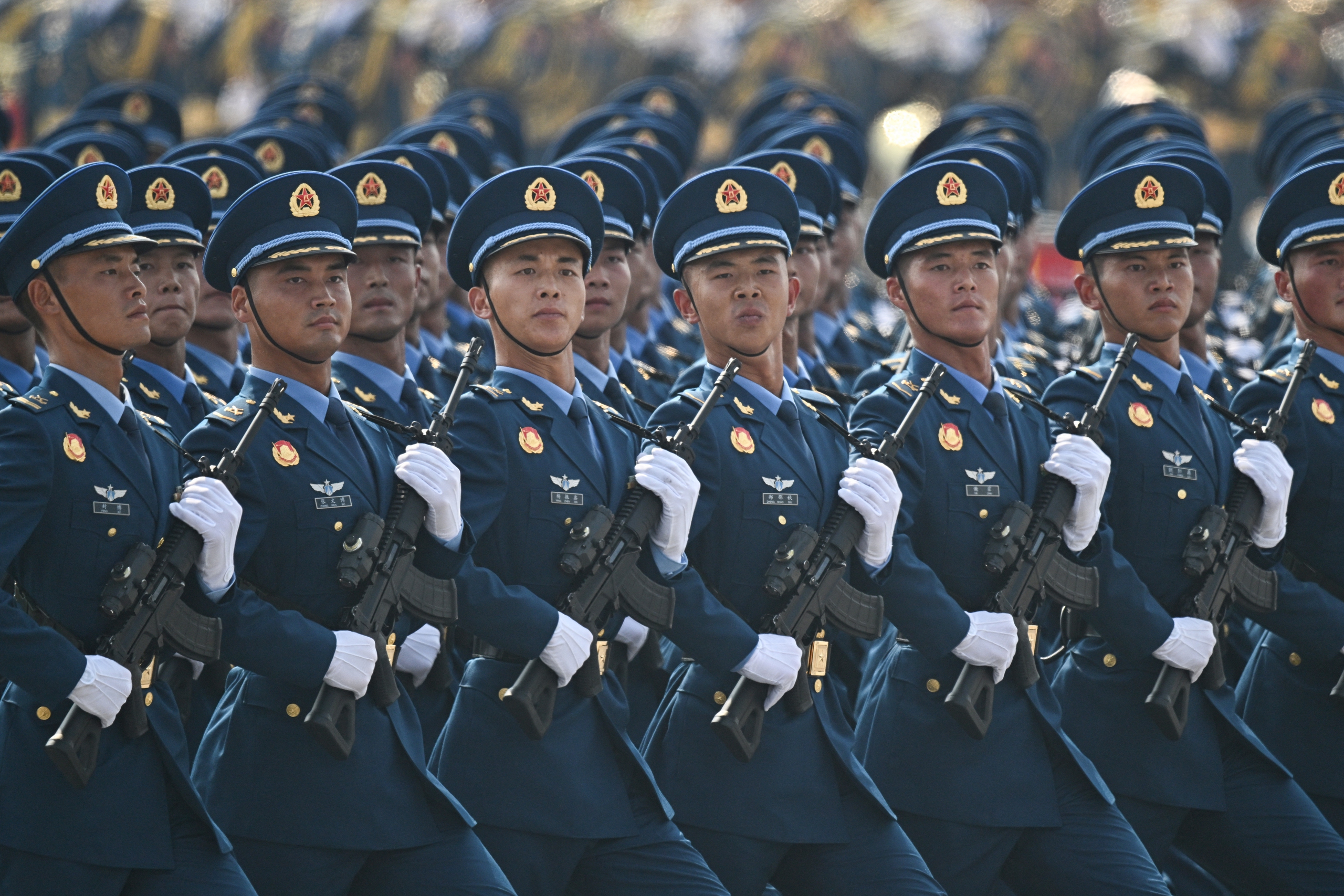 Trung Quốc diễu binh, trình làng tên lửa đạn đạo liên lục địa mới - Ảnh 9.