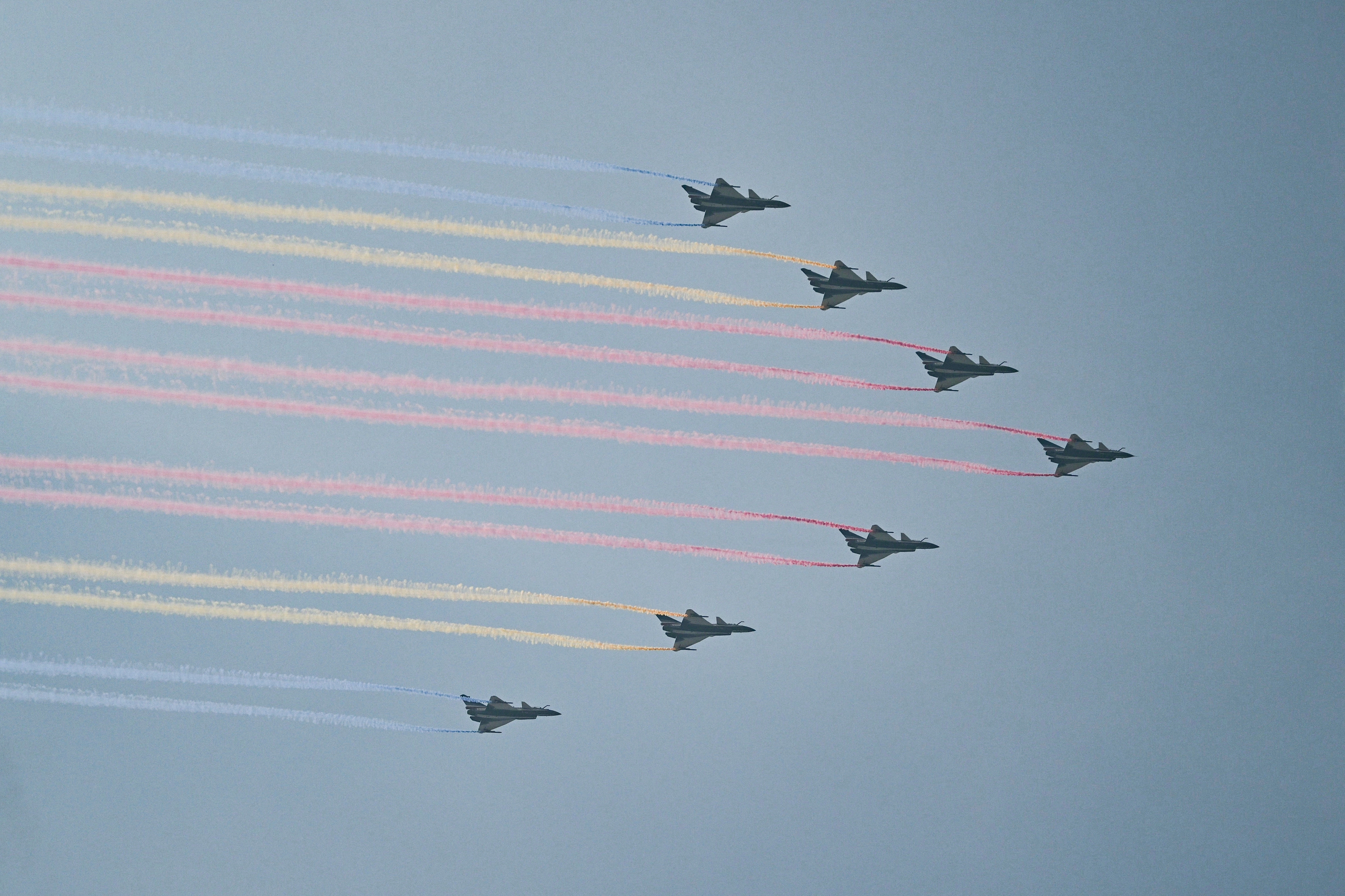 Trung Quốc diễu binh, trình làng tên lửa đạn đạo liên lục địa mới - Ảnh 5.