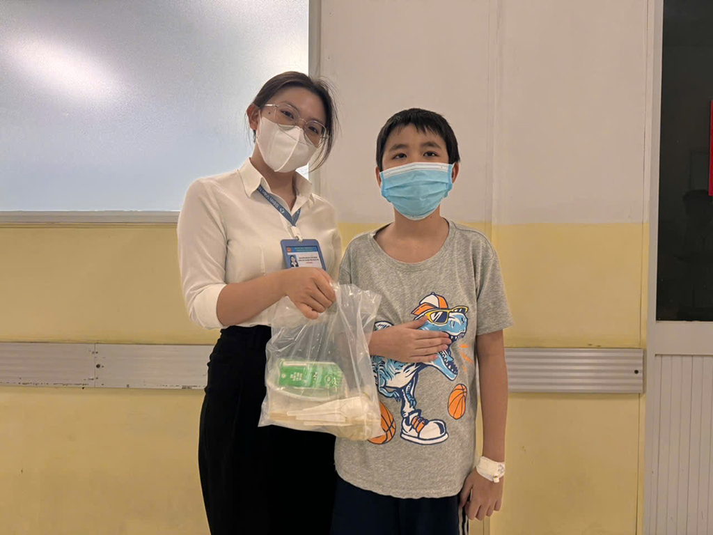 Bữa sáng yêu thương cho bệnh nhi nghèo tại bệnh viện Nhi đồng 1 - Ảnh 2. Bữa sáng yêu thương cho bệnh nhi nghèo tại bệnh viện Nhi đồng 1 - Ảnh 2.