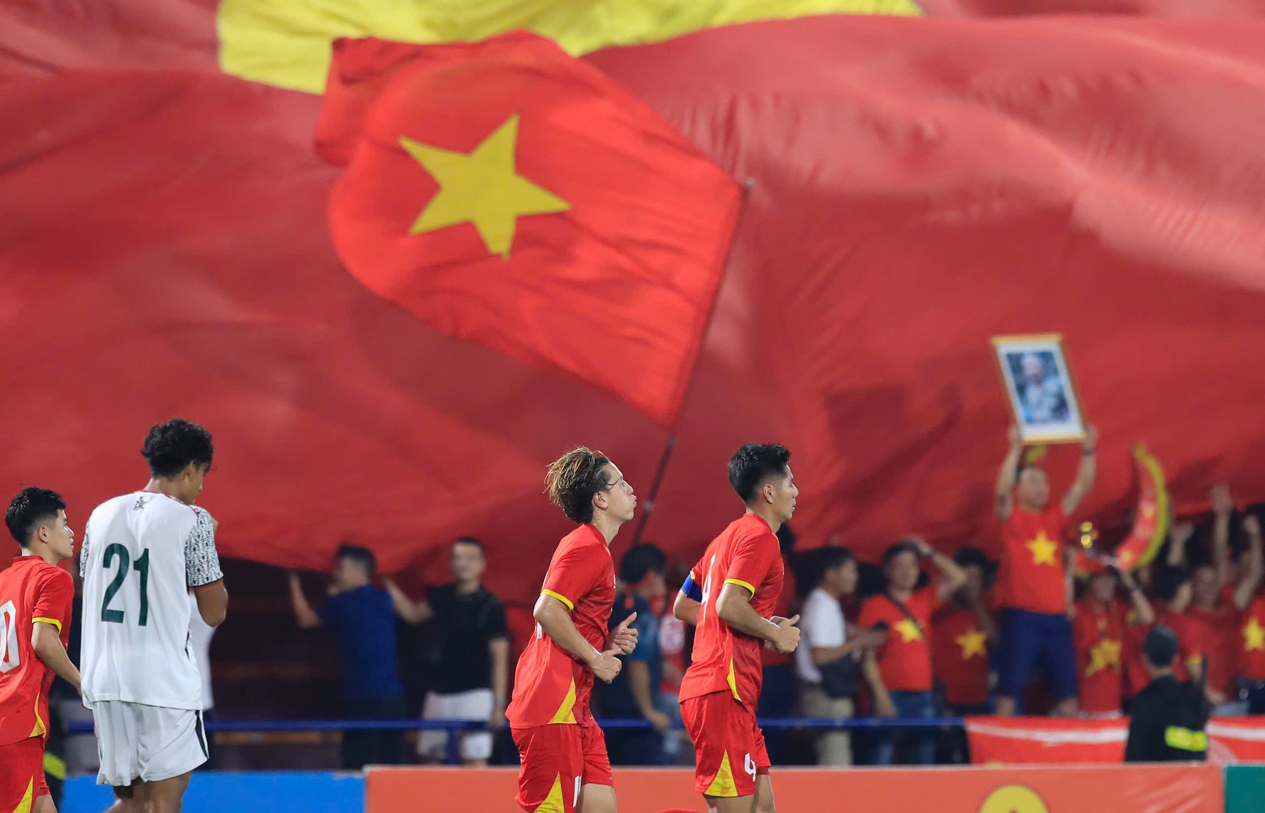 U.23 Việt Nam chinh phục U.23…