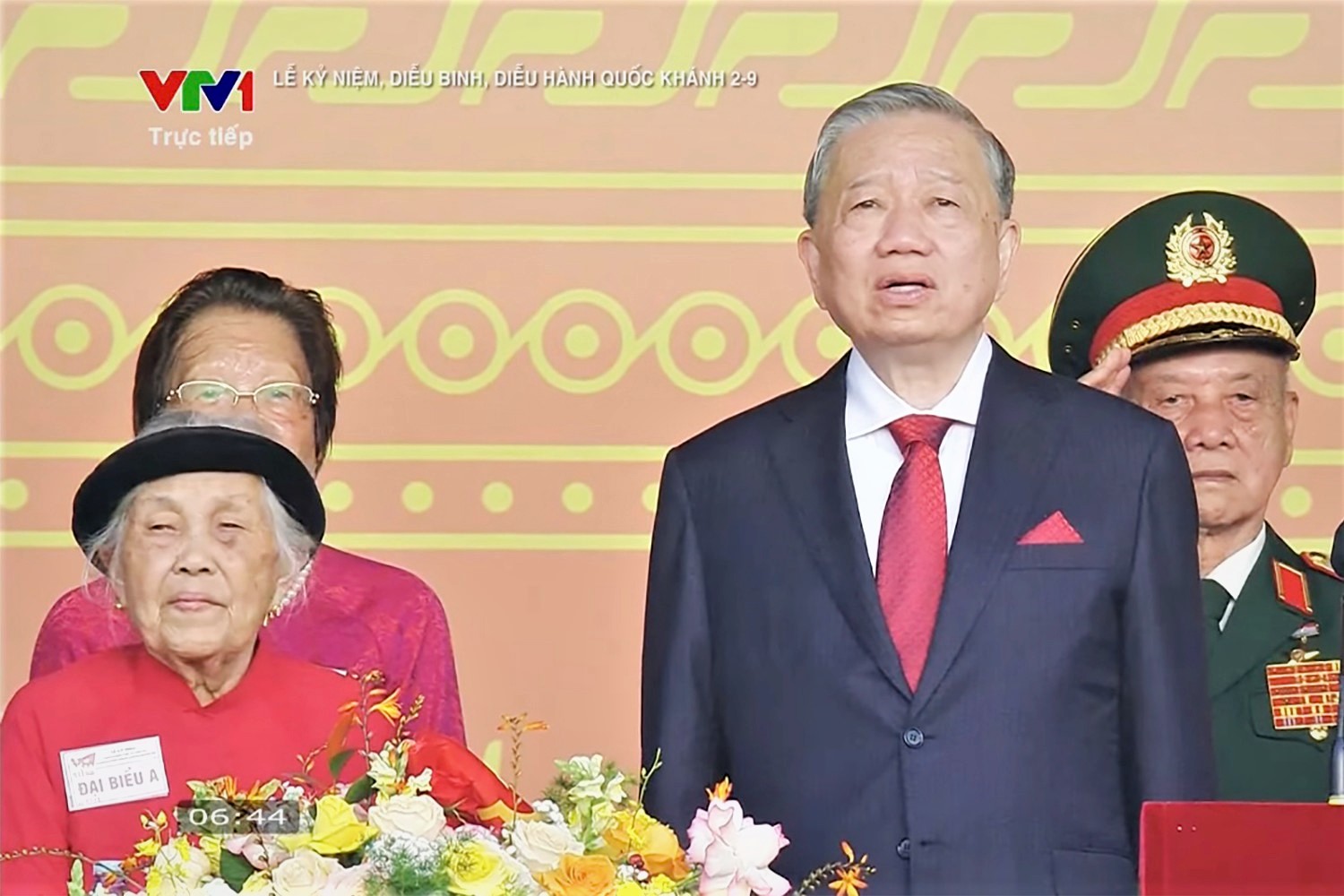 Mẹ Việt Nam anh hùng Trần Thị Huyến: 'Mẹ phấn khởi lắm' - Ảnh 1.