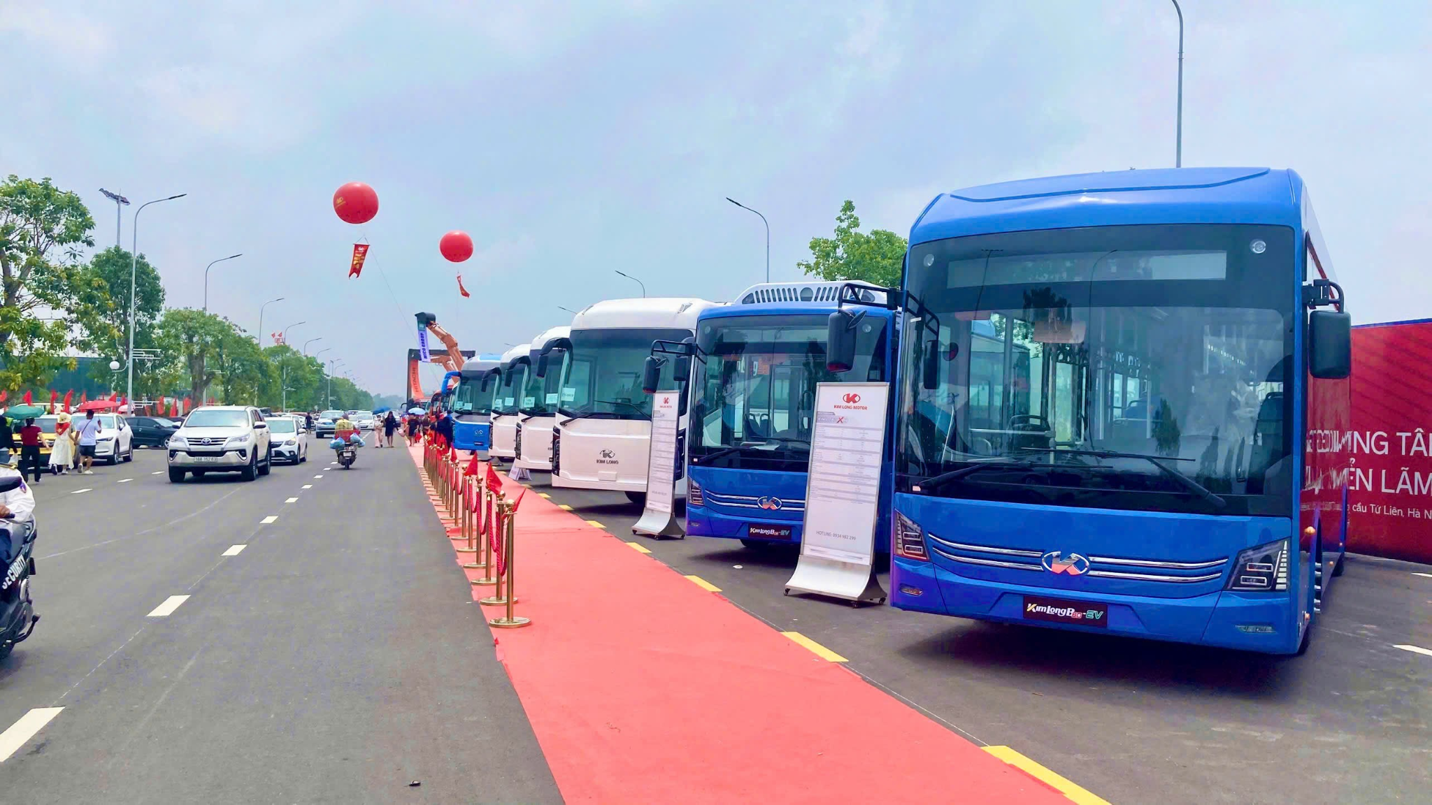 Kim Long Motor ghi dấu ấn mạnh mẽ tại Triển lãm thành tựu đất nước- Ảnh 4. Kim Long Motor ghi dấu ấn mạnh mẽ tại Triển lãm thành tựu đất nước- Ảnh 4.
