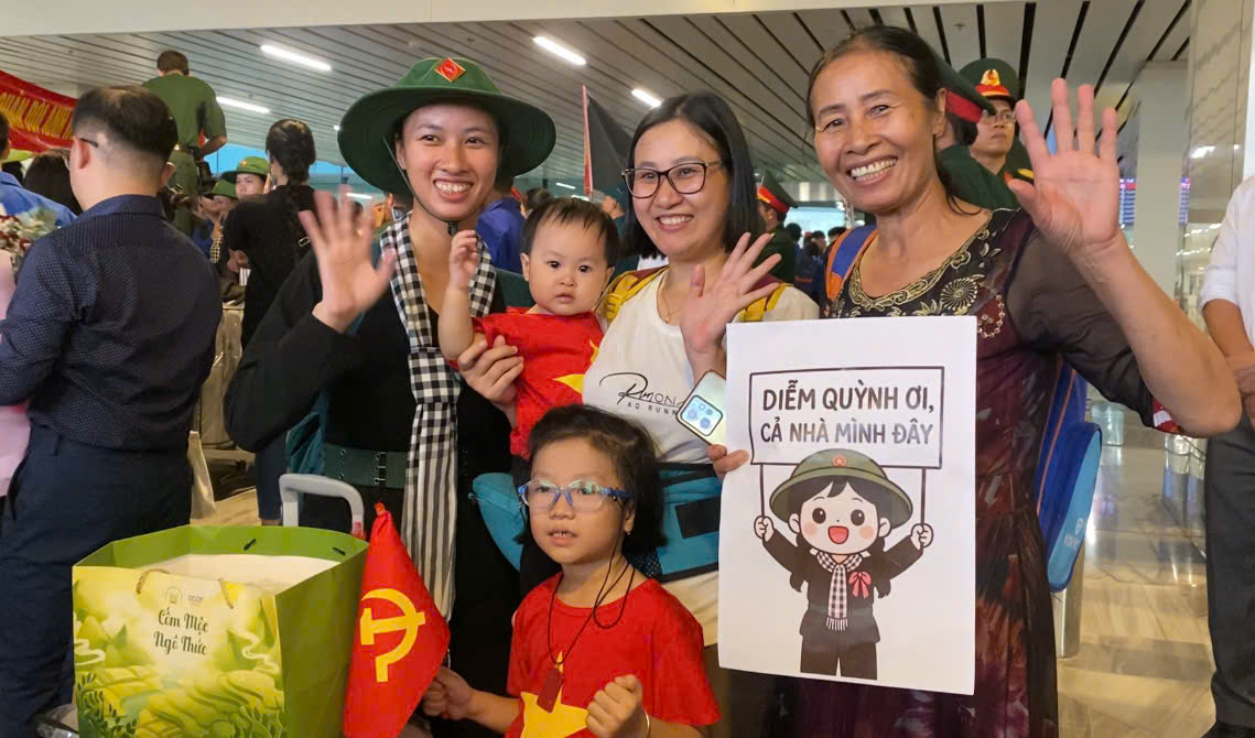 Ngày trở về của A80: Nước mắt chan nụ cười - Ảnh 2.