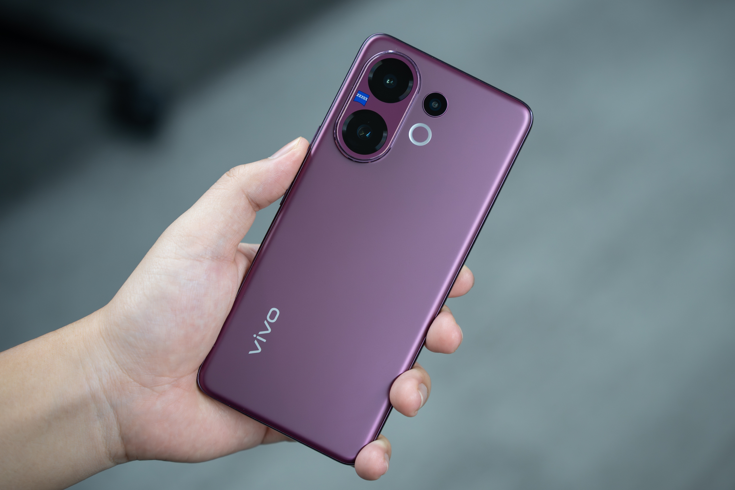 Trải nghiệm vivo V60: mỏng nhẹ, pin lớn và camera chân dung ZEISS - Ảnh 2.
