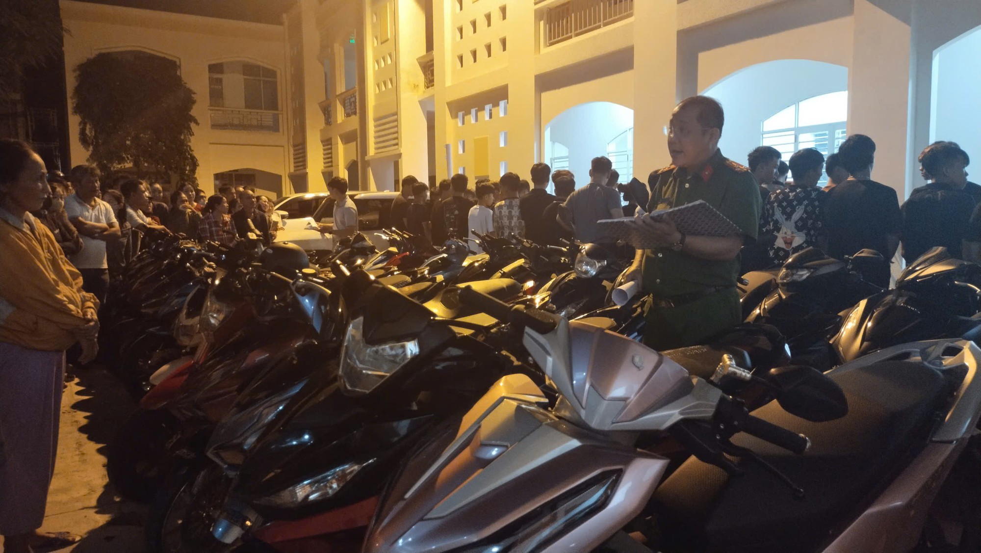 Đà Nẵng: Khởi tố 35 bị can mang hung khí náo loạn đường phố- Ảnh 4.