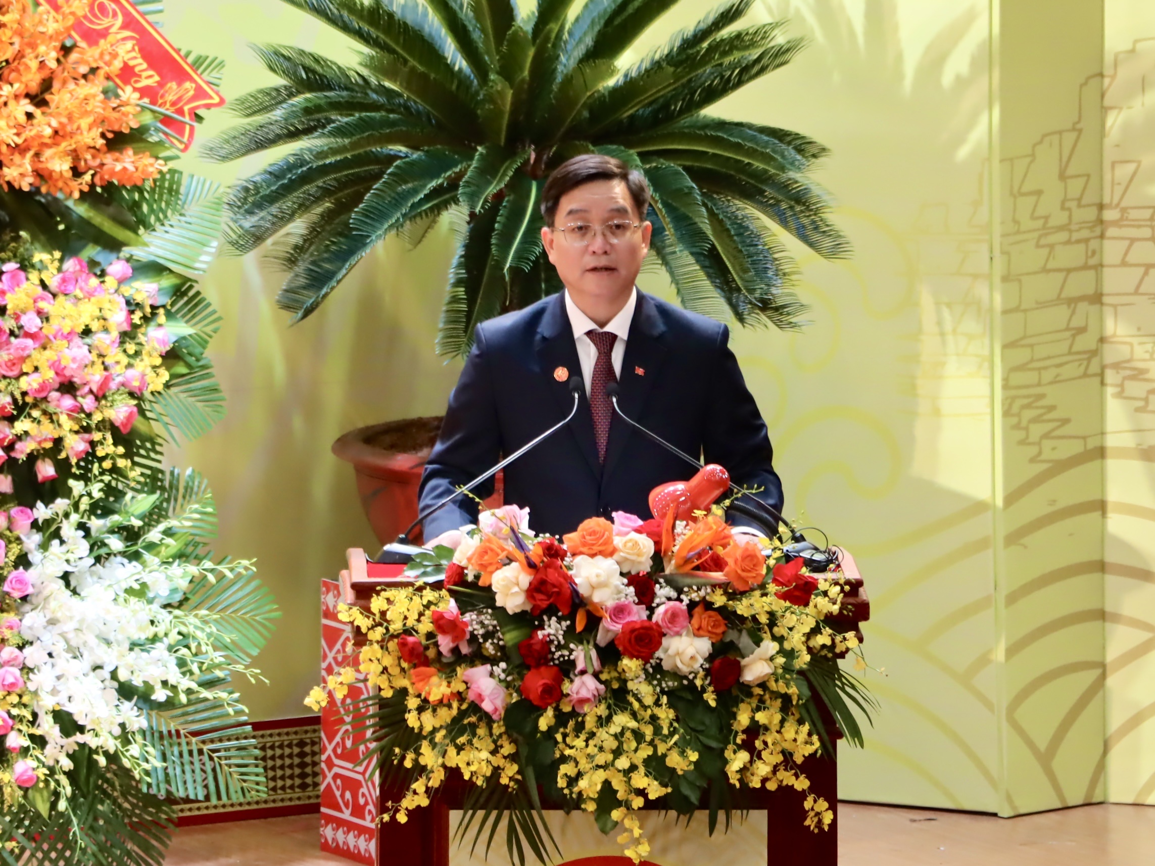 លោក Nguyen Dinh Trung ត្រូវបានតែងតាំងជាលេខាគណៈកម្មាធិការបក្សខេត្ត Dak Lak សម្រាប់អាណត្តិ 2025 - 2030 - រូបថតទី 2 ។ Ông Nguyễn Đình Trung được chỉ định làm Bí thư tỉnh ủy Đắk Lắk nhiệm kỳ 2025 - 2030 - Ảnh 2.