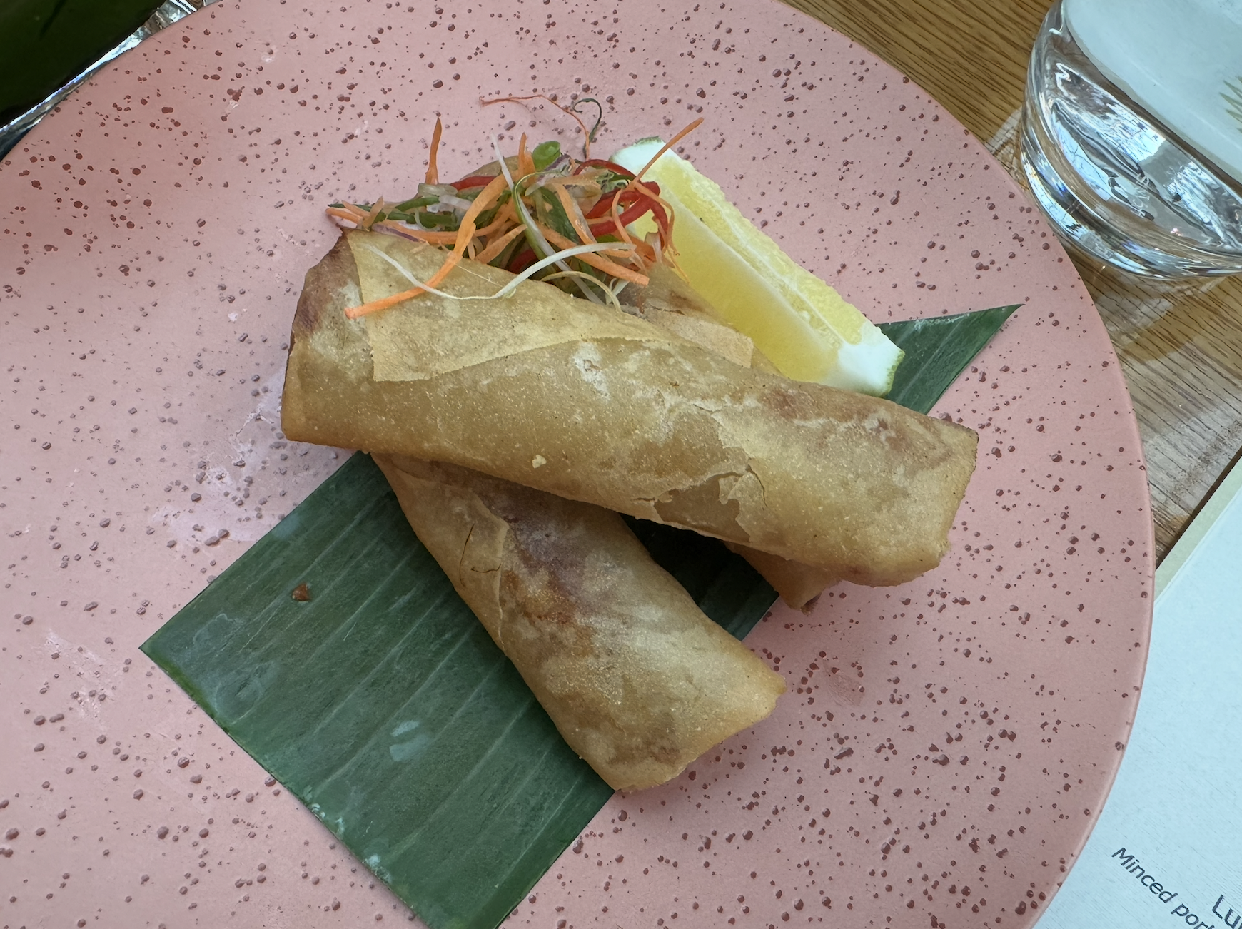 Món bánh chuối chiên, thịt kho tàu trong nhà hàng sang trọng ở Philippines- Ảnh 3. Món bánh chuối chiên, thịt kho tàu trong nhà hàng sang trọng ở Philippines- Ảnh 3.