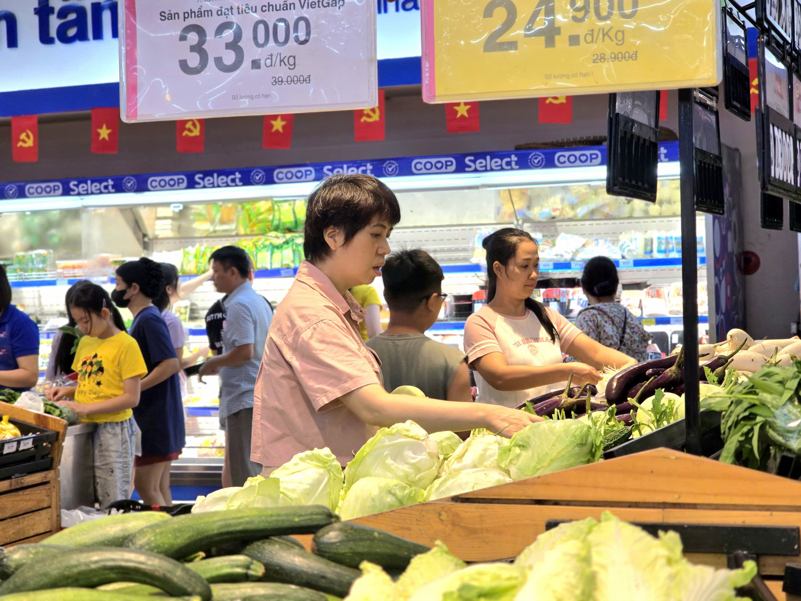 Saigon Co.op giảm giá thực phẩm đến 33% để san sẻ cùng người dân trong bão số 10- Ảnh 5.