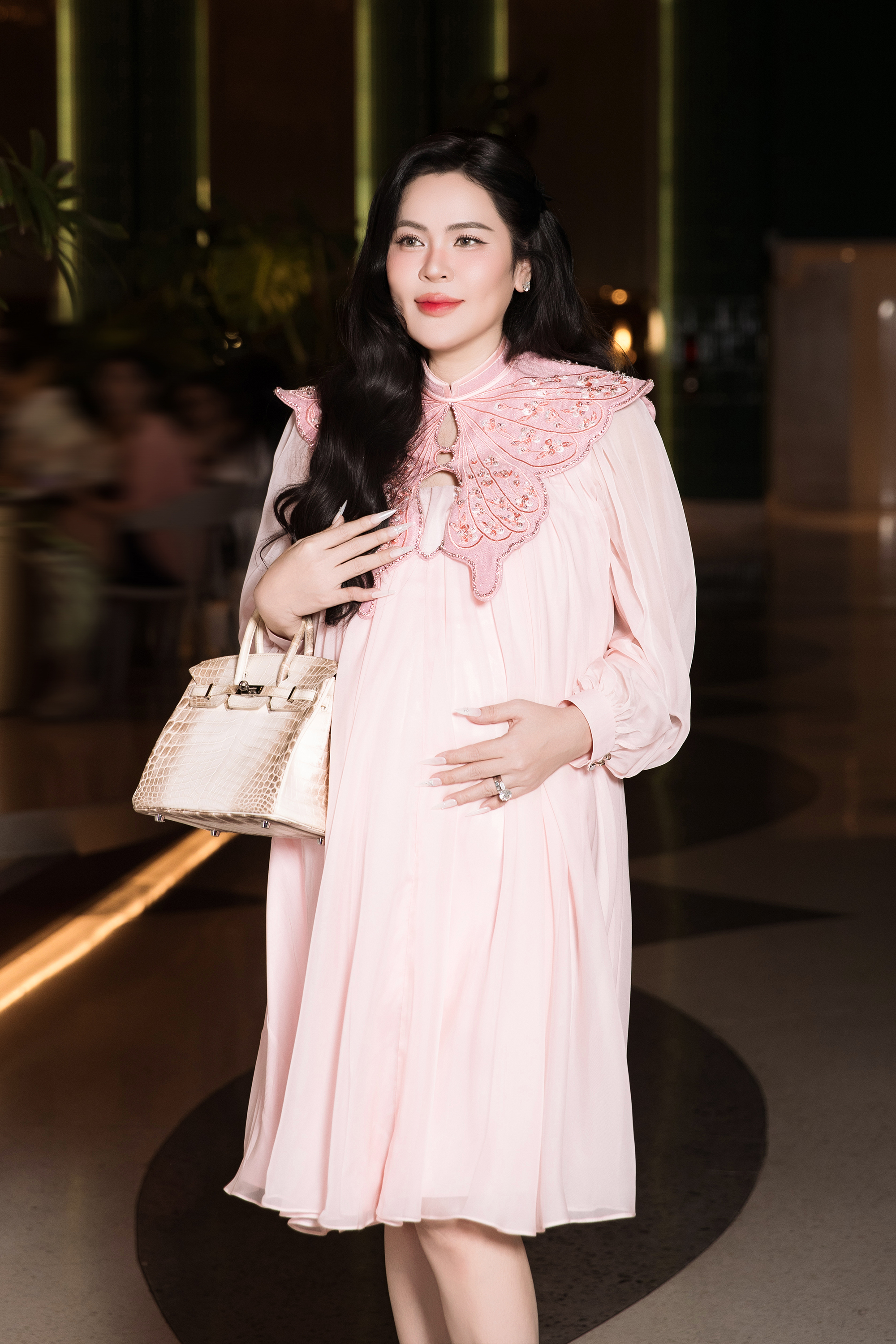 Cuộc sống của Hoa hậu Phương Lê sau khi 'lên chức' lần thứ 3 - Ảnh 2.