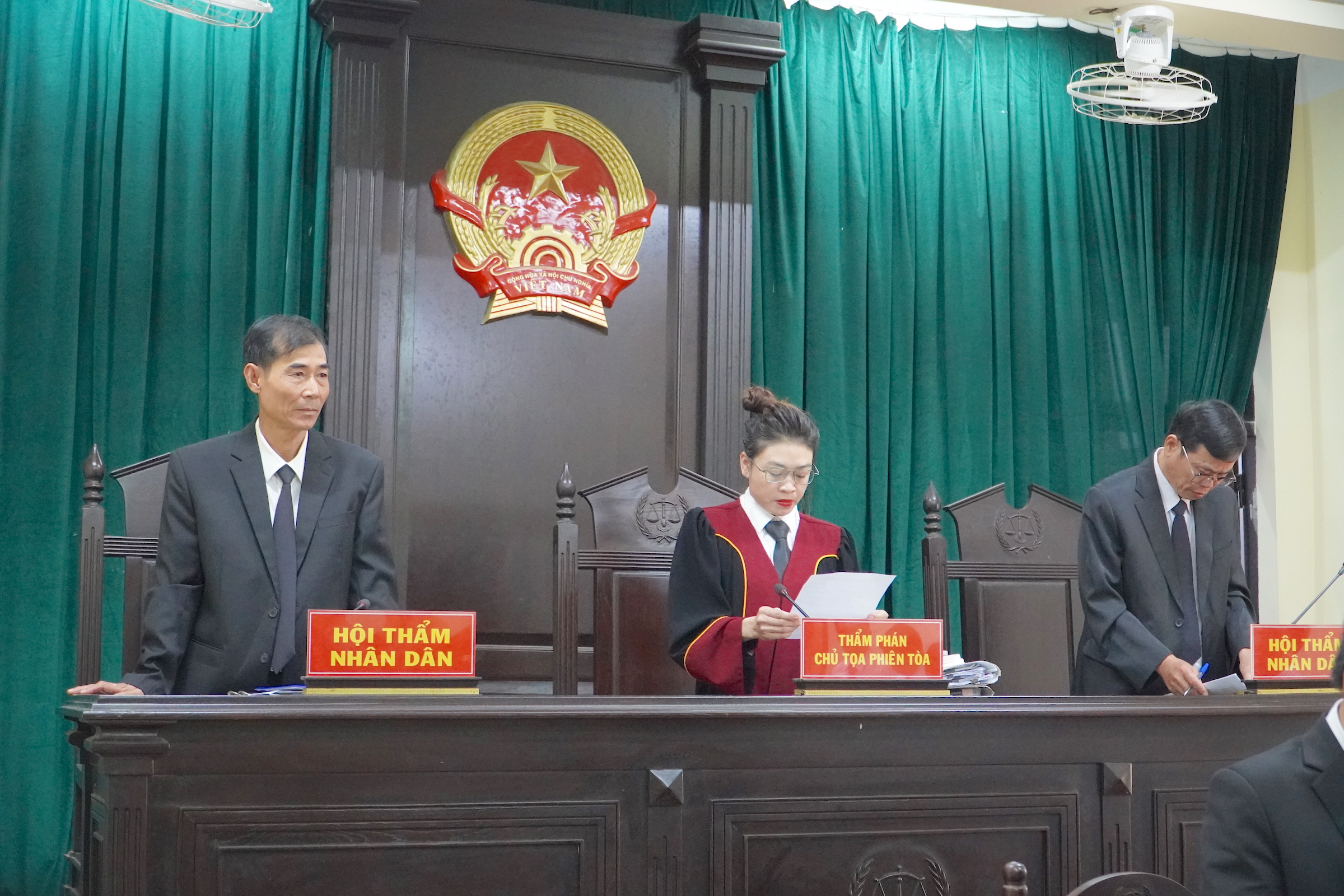 Tòa trả hồ sơ 6 cựu chiến binh kêu oan khi ra tù cho Viện kiểm sát - Ảnh 2.