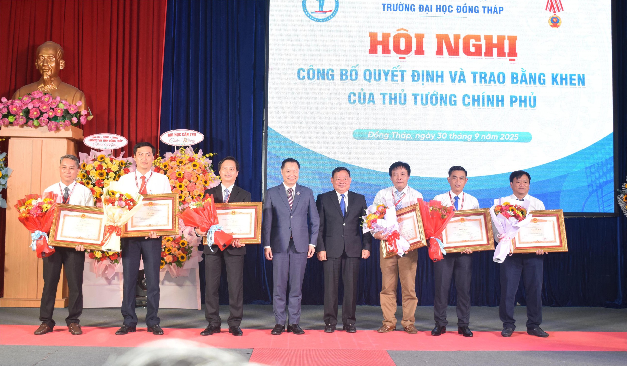 - រូបថត ៣. - Ảnh 3.