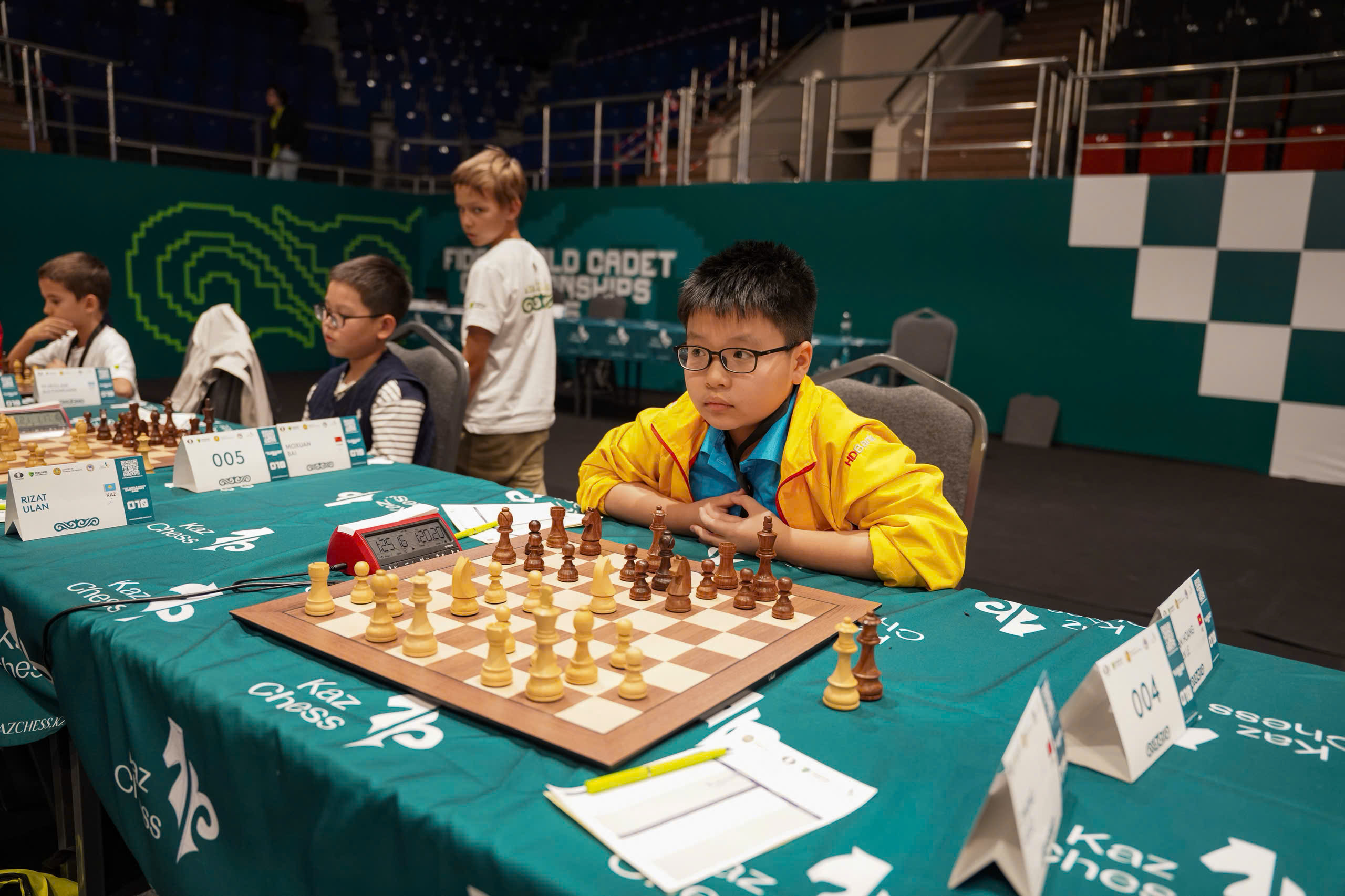 អ្នកលេងអុកវ័យក្មេងវៀតណាមបង្កើតភាពអស្ចារ្យដើម្បីឈ្នះជើងឯករង U.10 World Chess Championship - រូបថតទី 2 ។ Kỳ thủ nhí Việt Nam bứt phá ngoạn mục giành á quân U.10 cờ vua thế giới- Ảnh 2.