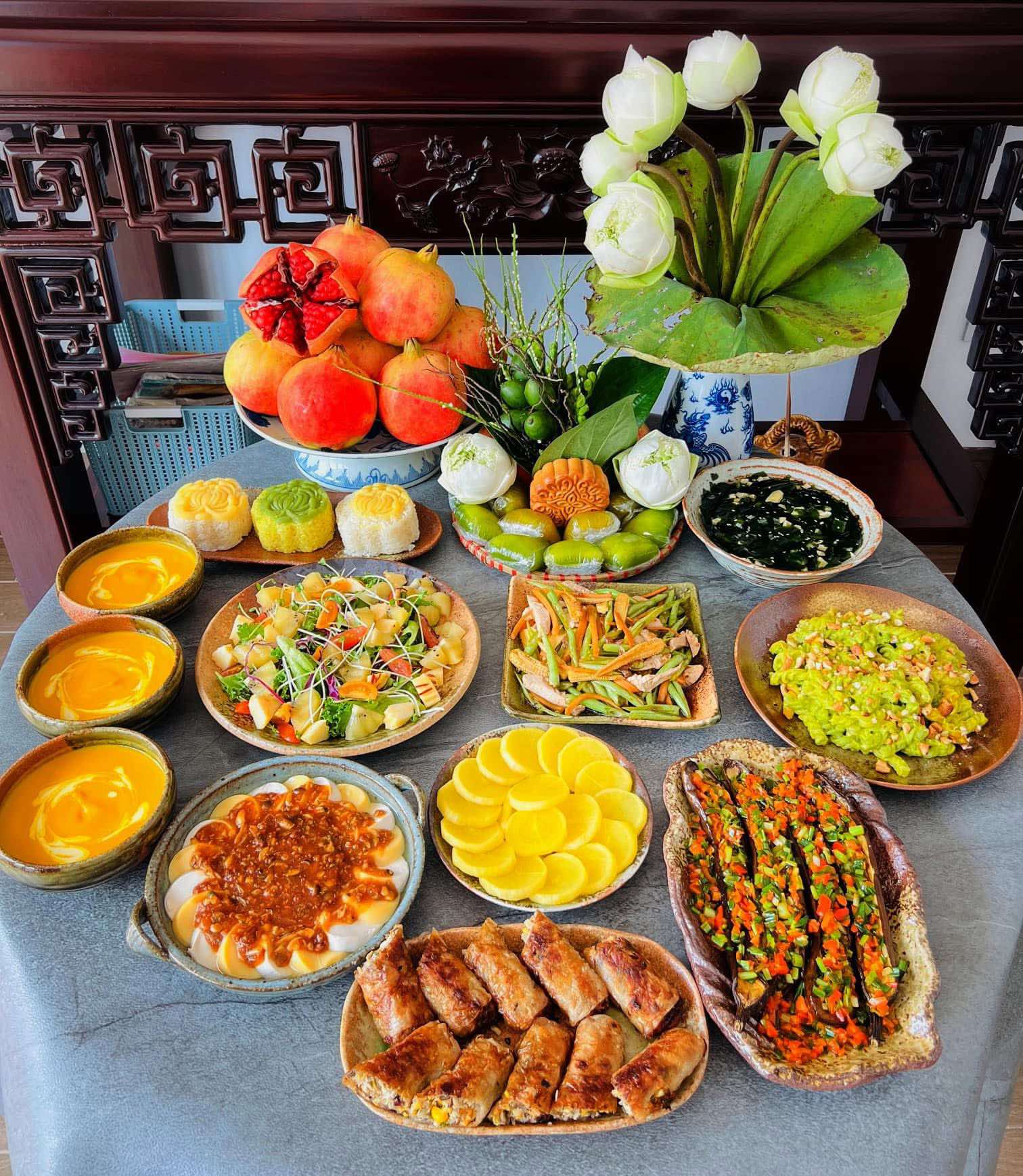 Mâm cúng Vu lan rằm tháng 7 âm lịch đẹp mắt: Chay thanh tịnh, mặn đủ đầy- Ảnh 2.