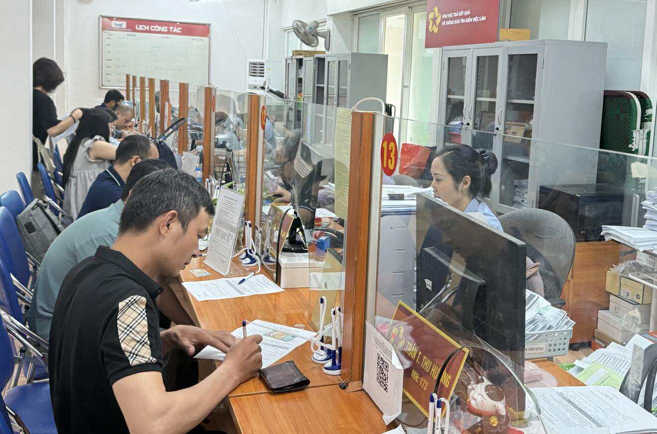 Thông tin mới về tiếp nhận hồ sơ bảo hiểm thất nghiệp - Ảnh 1.