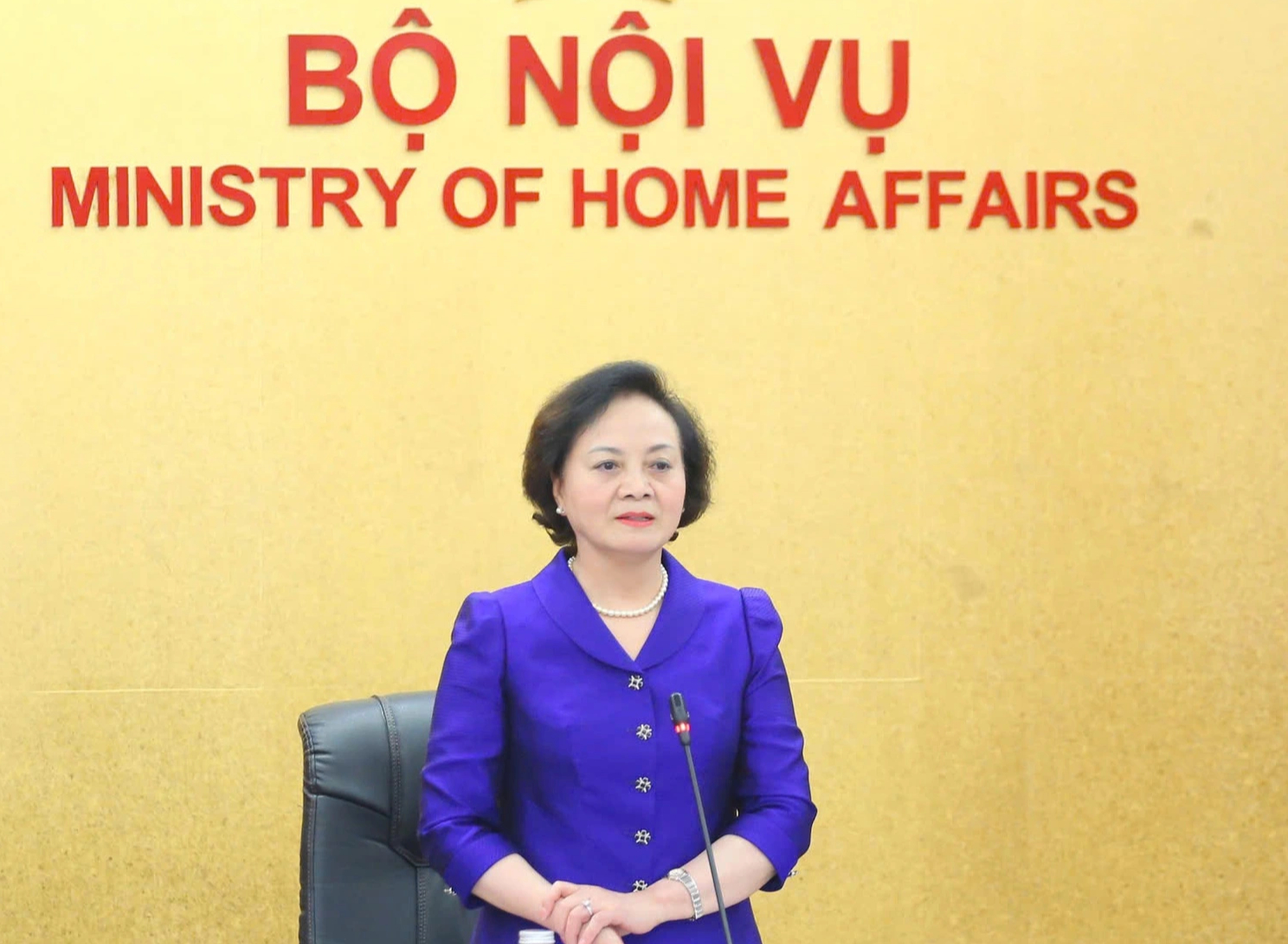 Bộ Nội vụ sắp trình Bộ Chính trị chính sách liên quan đến phụ cấp, tiền lương - Ảnh 1.