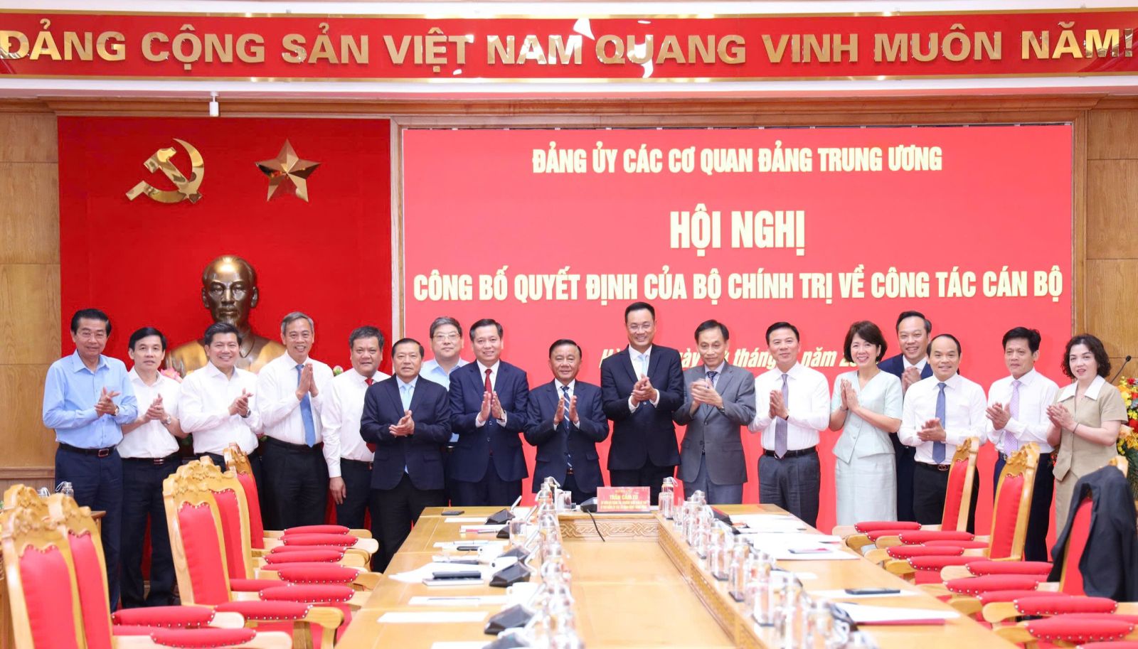 &Ocirc;ng Nguyễn Long Hải l&agrave;m Ph&oacute; b&iacute; thư Đảng ủy c&aacute;c cơ quan Đảng Trung ương - Ảnh 2.