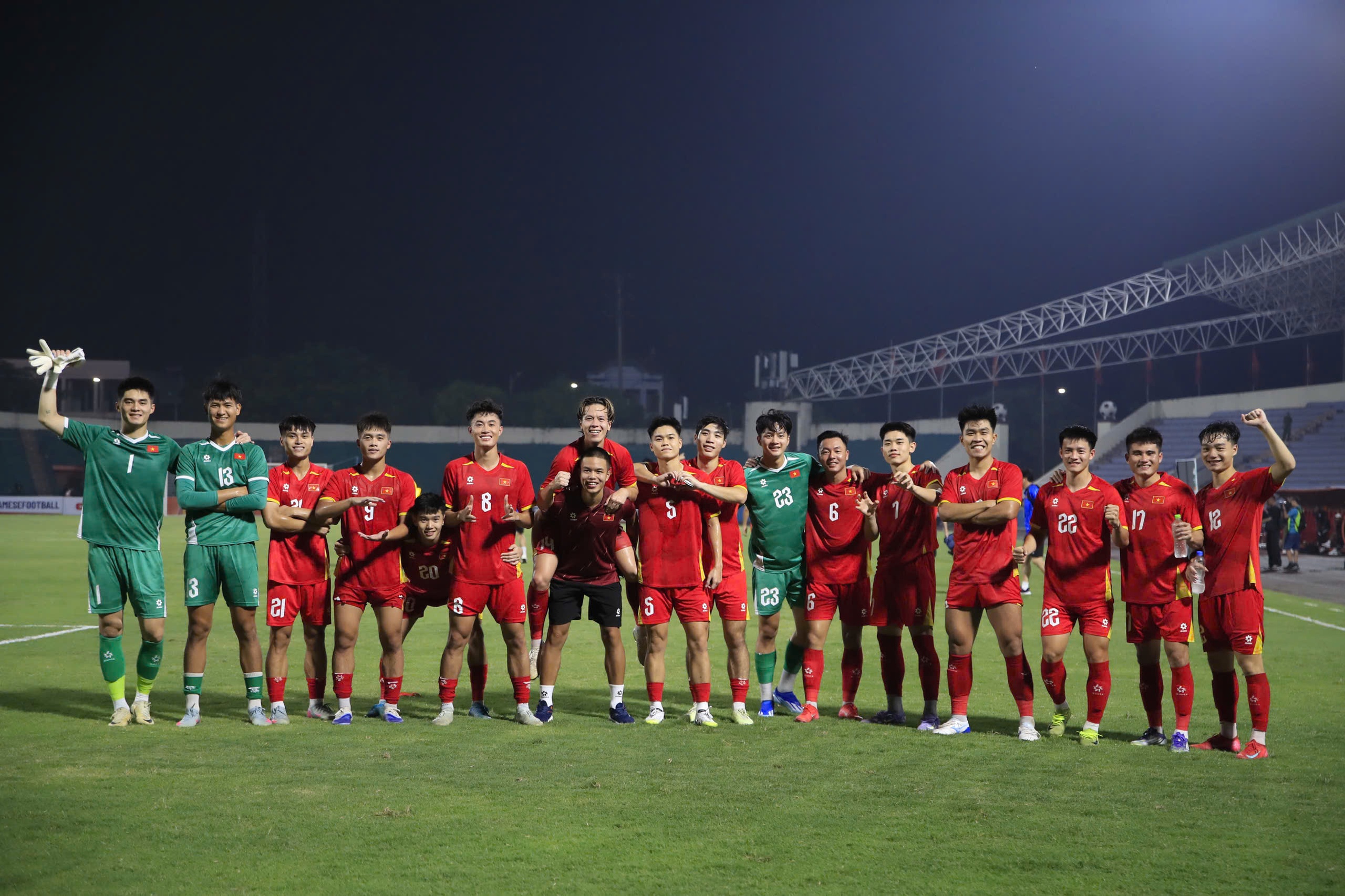 A bangladesi sajtó dicséri a vietnami U23-as csapat tehetségét, de aggódik az edző betegsége miatt - 4. kép. Báo chí Bangladesh ca ngợi U.23 Việt Nam tài năng, âu lo khi HLV bị ốm- Ảnh 4.