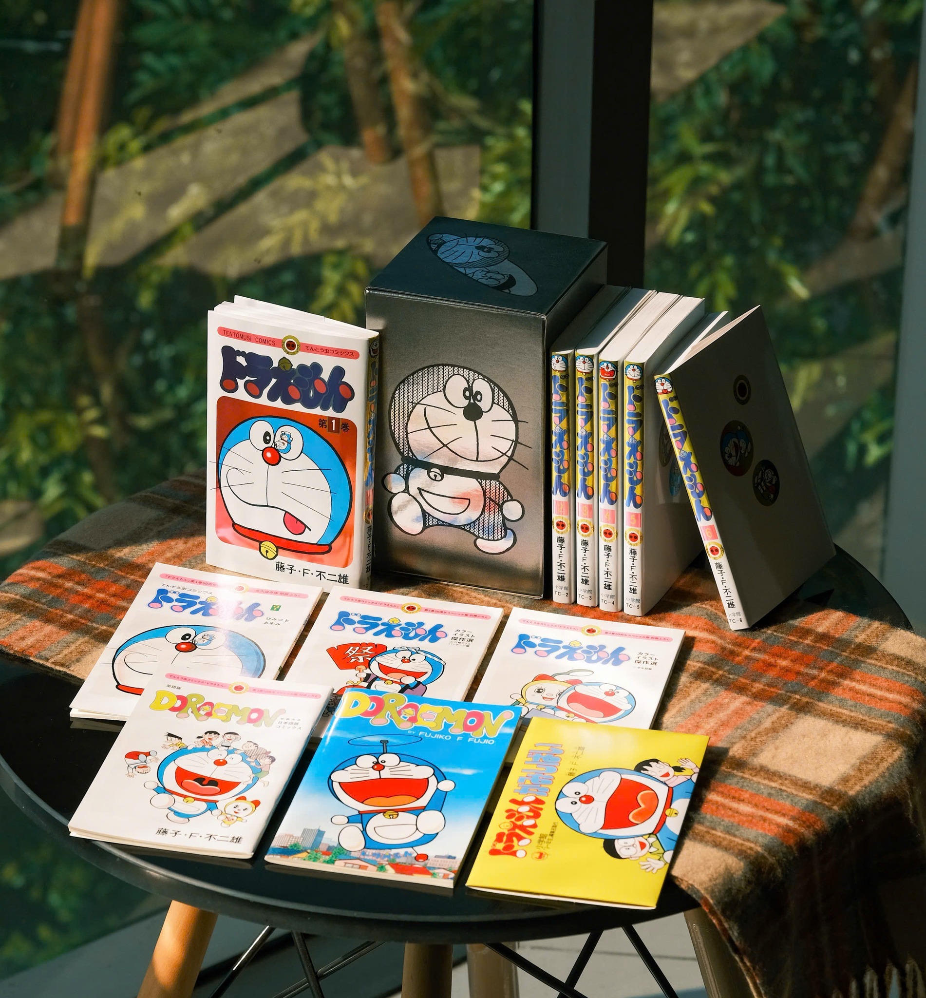 Doraemon oslavuje „50 let“ speciální publikací - Foto 1. Doraemon kỷ niệm 'tuổi 50' bằng ấn phẩm đặc biệt- Ảnh 1.