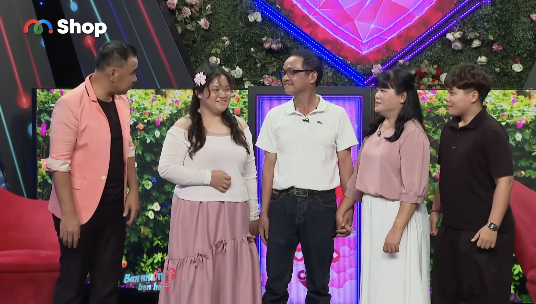 Mẹ đơn thân được hai con ủng hộ đến show hẹn hò sau đổ vỡ hôn nhân - Ảnh 4.
