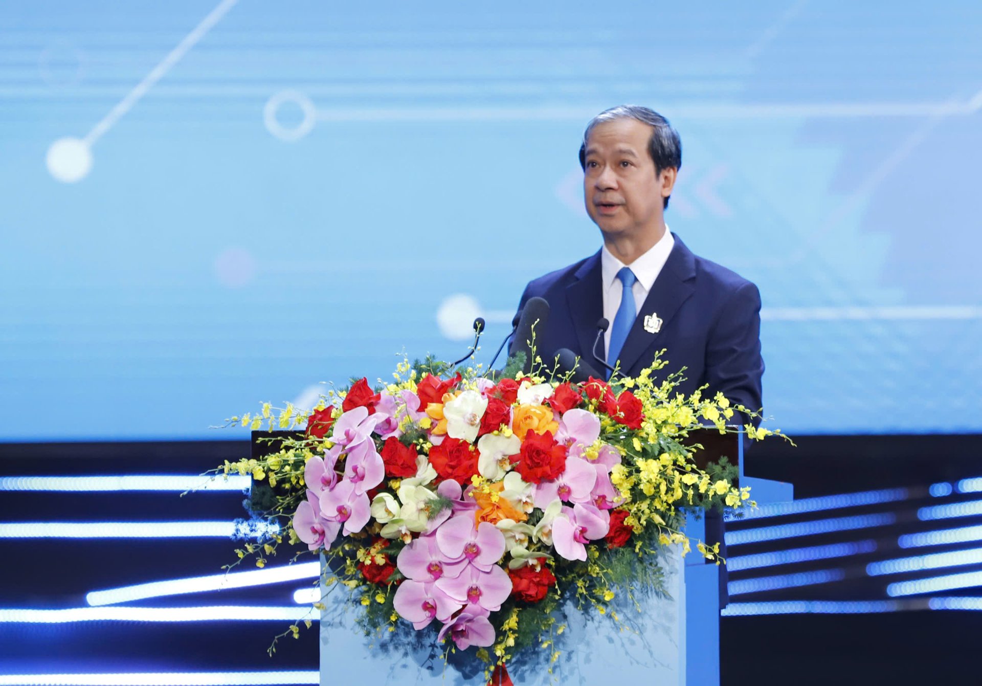 [VIDEO] Phát biểu của Bộ trưởng Bộ GD-ĐT Nguyễn Kim Sơn tại lễ khai giảng đặc biệt- Ảnh 1.