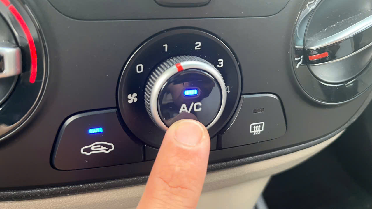 Cách sử dụng điều hòa ô tô hiệu quả khi lái xe đường dài năm 2026 - Ảnh 1.