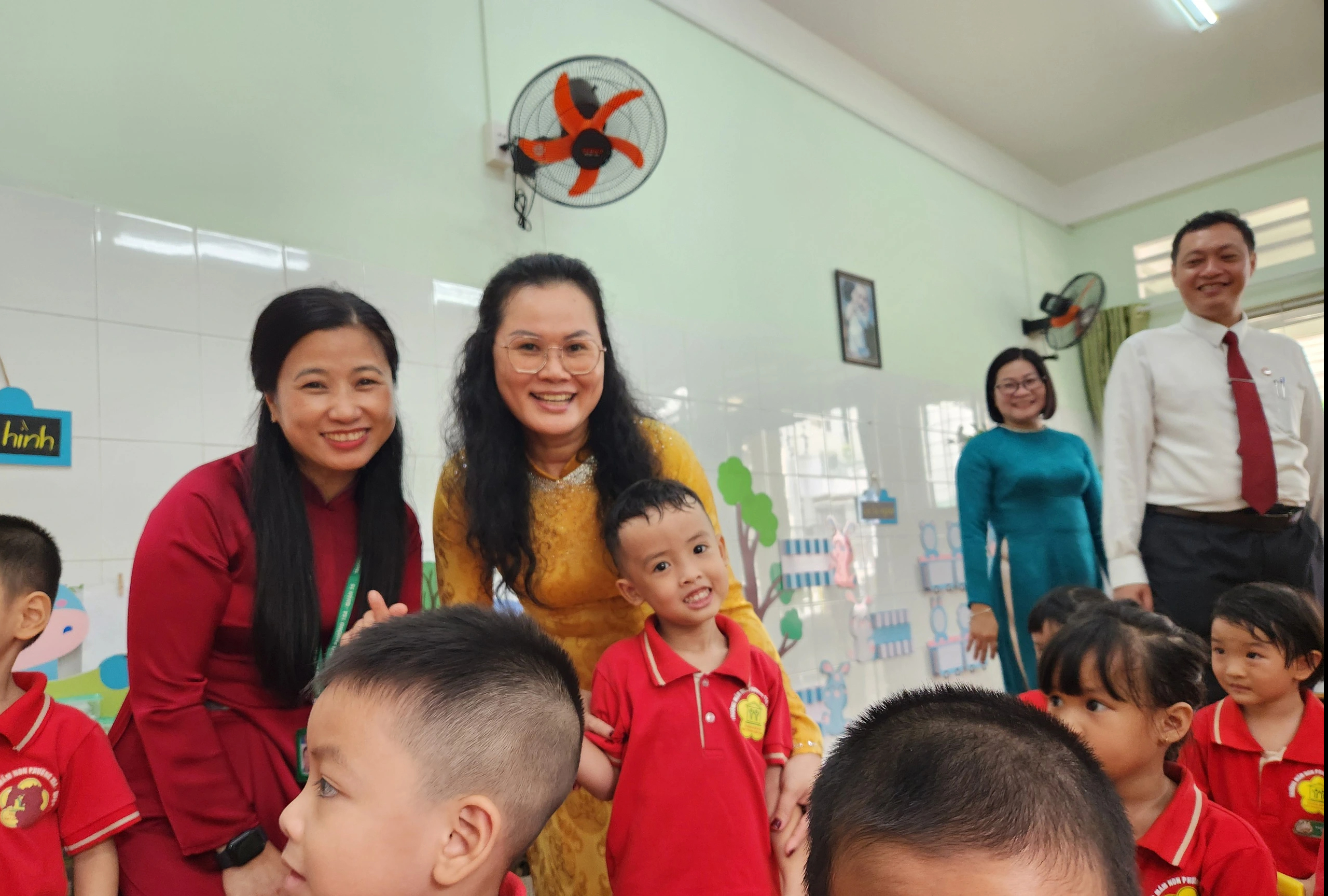 Những hình ảnh tuyệt đẹp ngày khai giảng ở siêu đô thị lớn nhất cả nước - Ảnh 14.