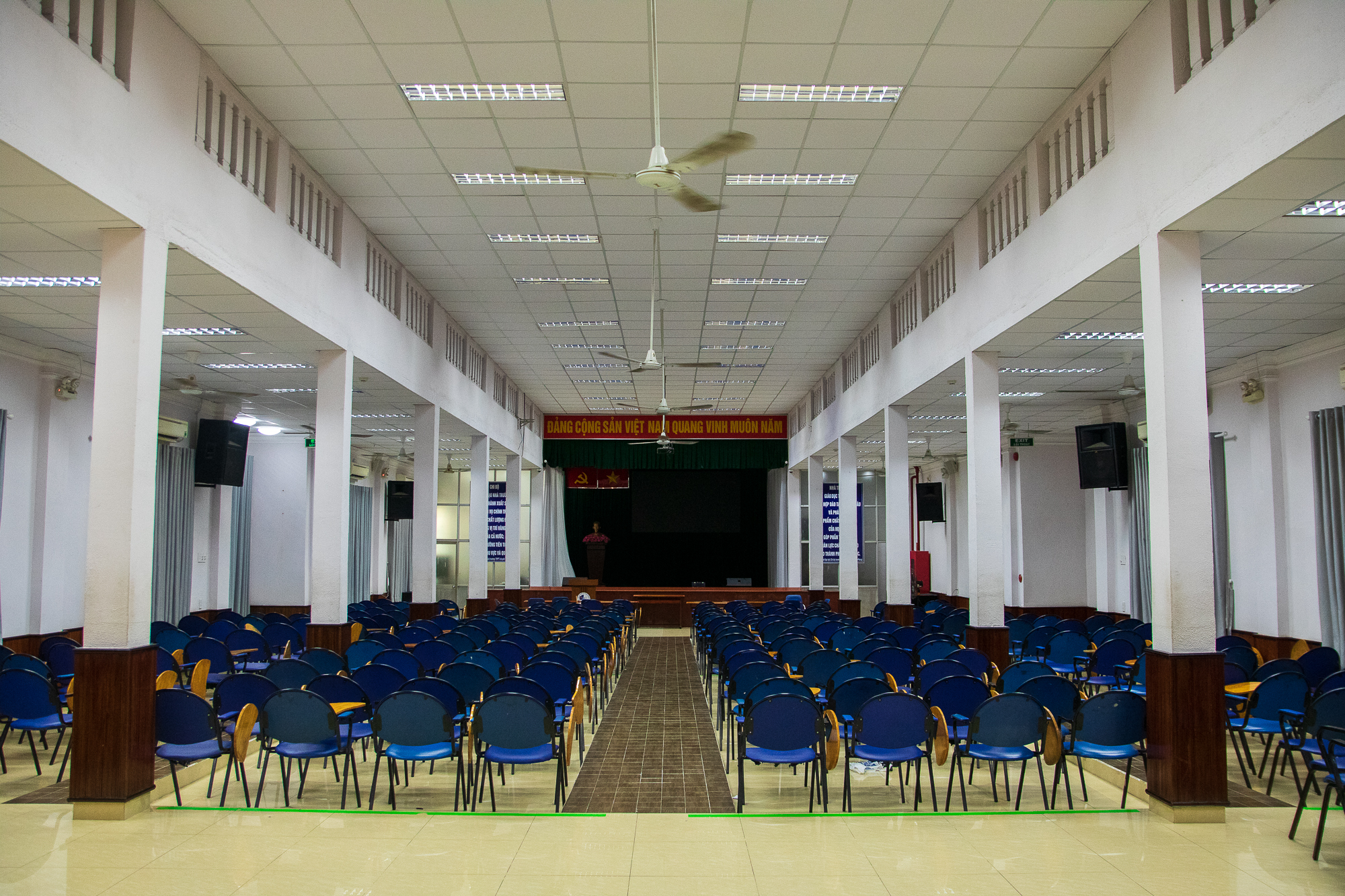 Trường THPT chuyên Lê Hồng Phong tp . Hcm: Nơi ươm mầm tài năng và tri thức - Ảnh 19. Trường THPT chuyên Lê Hồng Phong tp . Hcm: Nơi ươm mầm tài năng và tri thức - Ảnh 19.