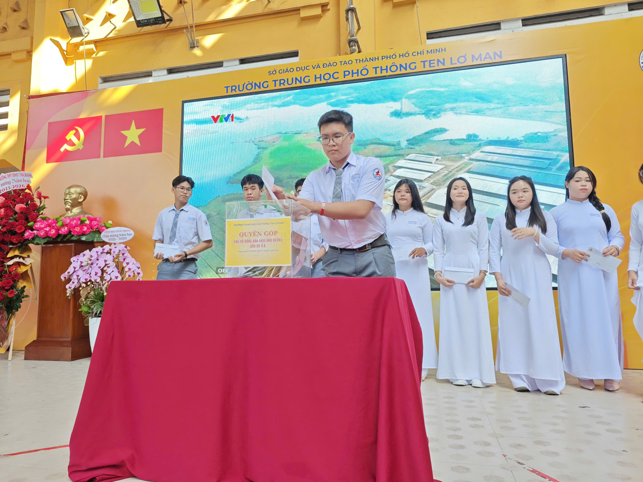 Trường học TP.HCM làm điều ý nghĩa trong ngày khai giảng - Ảnh 5.