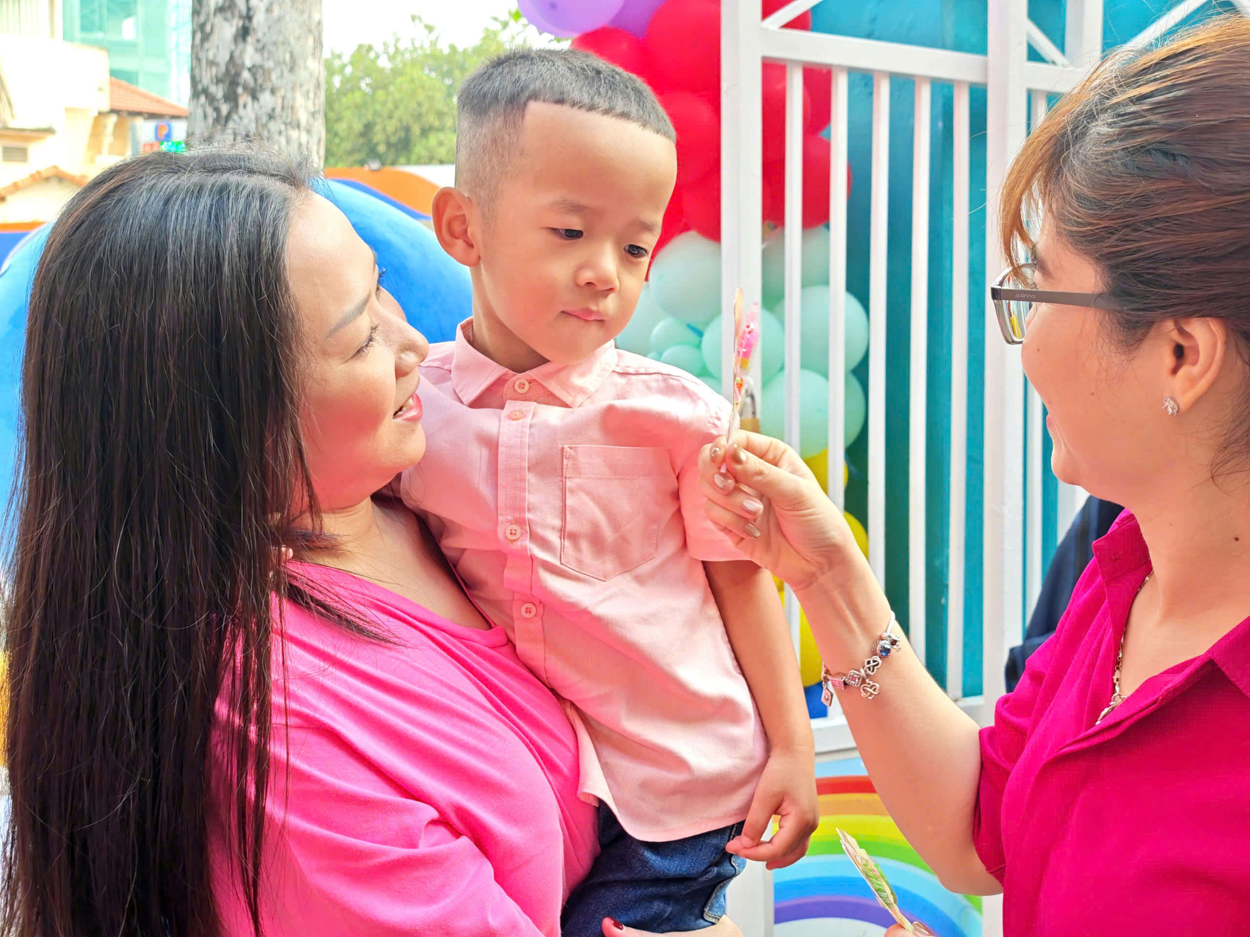 Những hình ảnh tuyệt đẹp ngày khai giảng ở siêu đô thị lớn nhất cả nước - Ảnh 15.