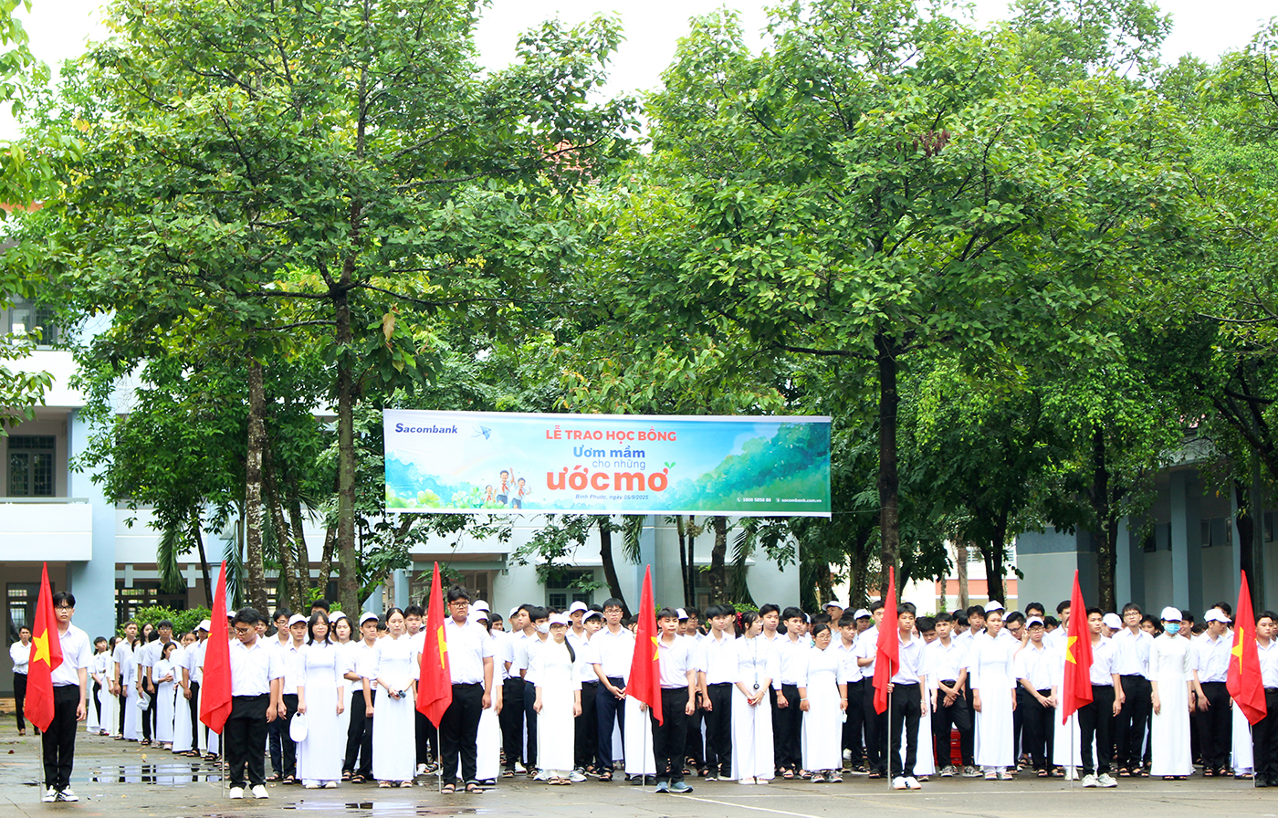 Sacombank ‘Ươm mầm cho những ước mơ’ - chung tay vun đắp thế hệ trẻ - Ảnh 2.