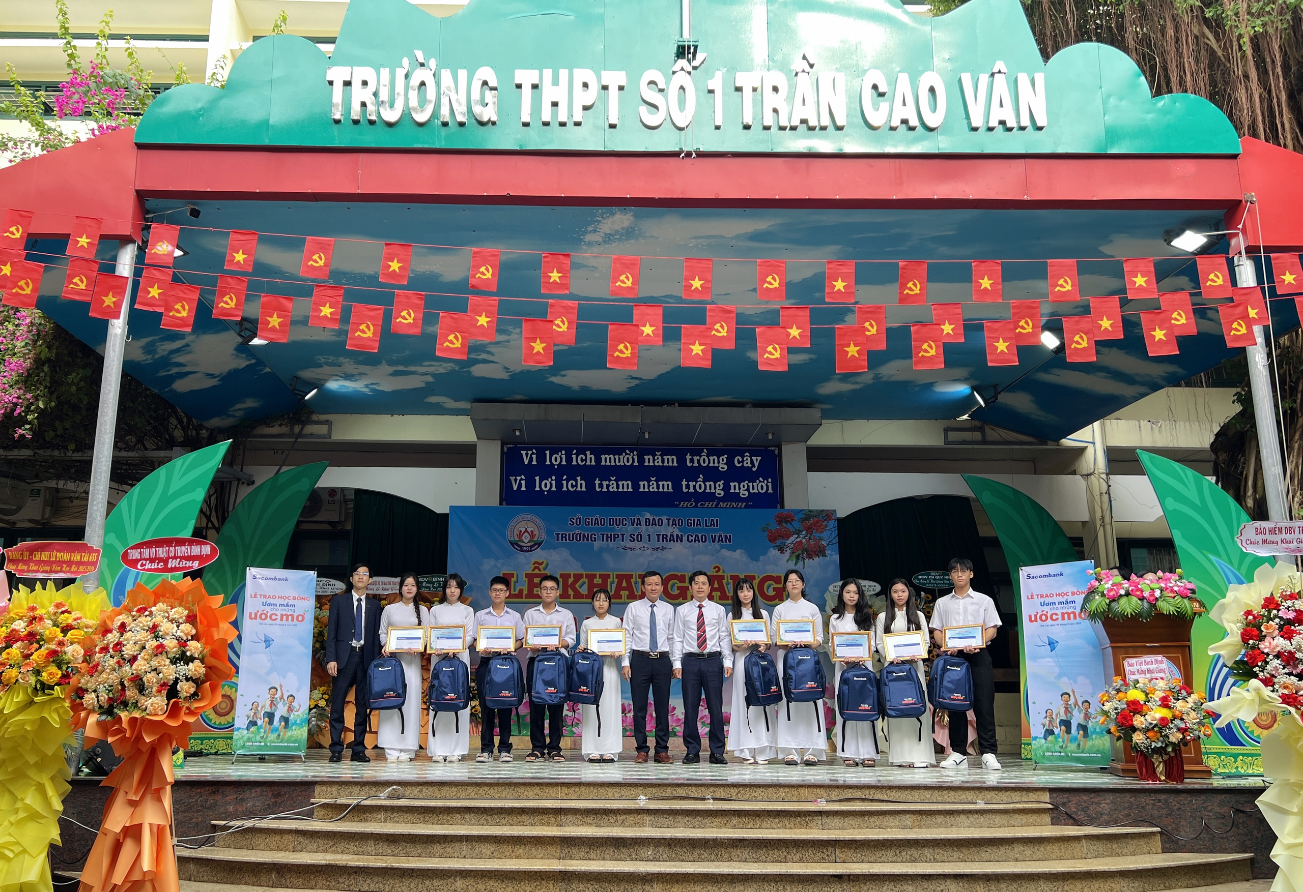 Sacombank ‘Ươm mầm cho những ước mơ’ - chung tay vun đắp thế hệ trẻ - Ảnh 4.