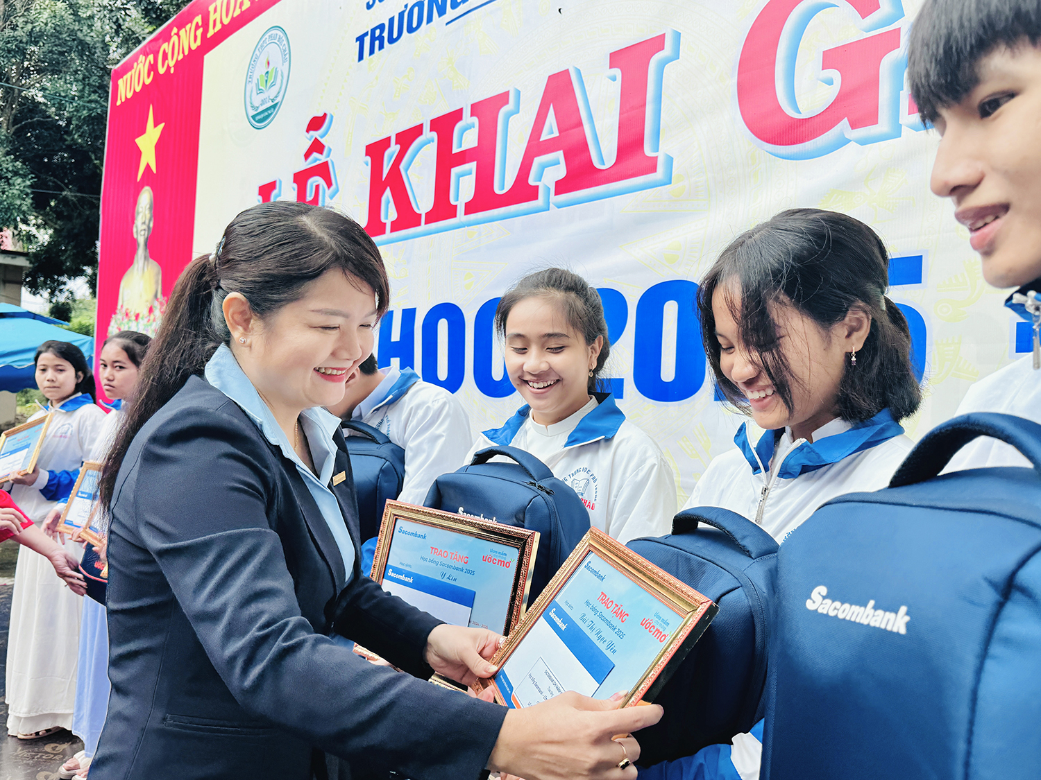 Sacombank ‘Ươm mầm cho những ước mơ’ - chung tay vun đắp thế hệ trẻ - Ảnh 5.