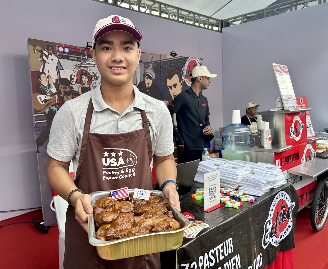 Tân tổng lãnh sự Mỹ: Giới trẻ giữ vai trò cầu nối tương lai  - Ảnh 6.