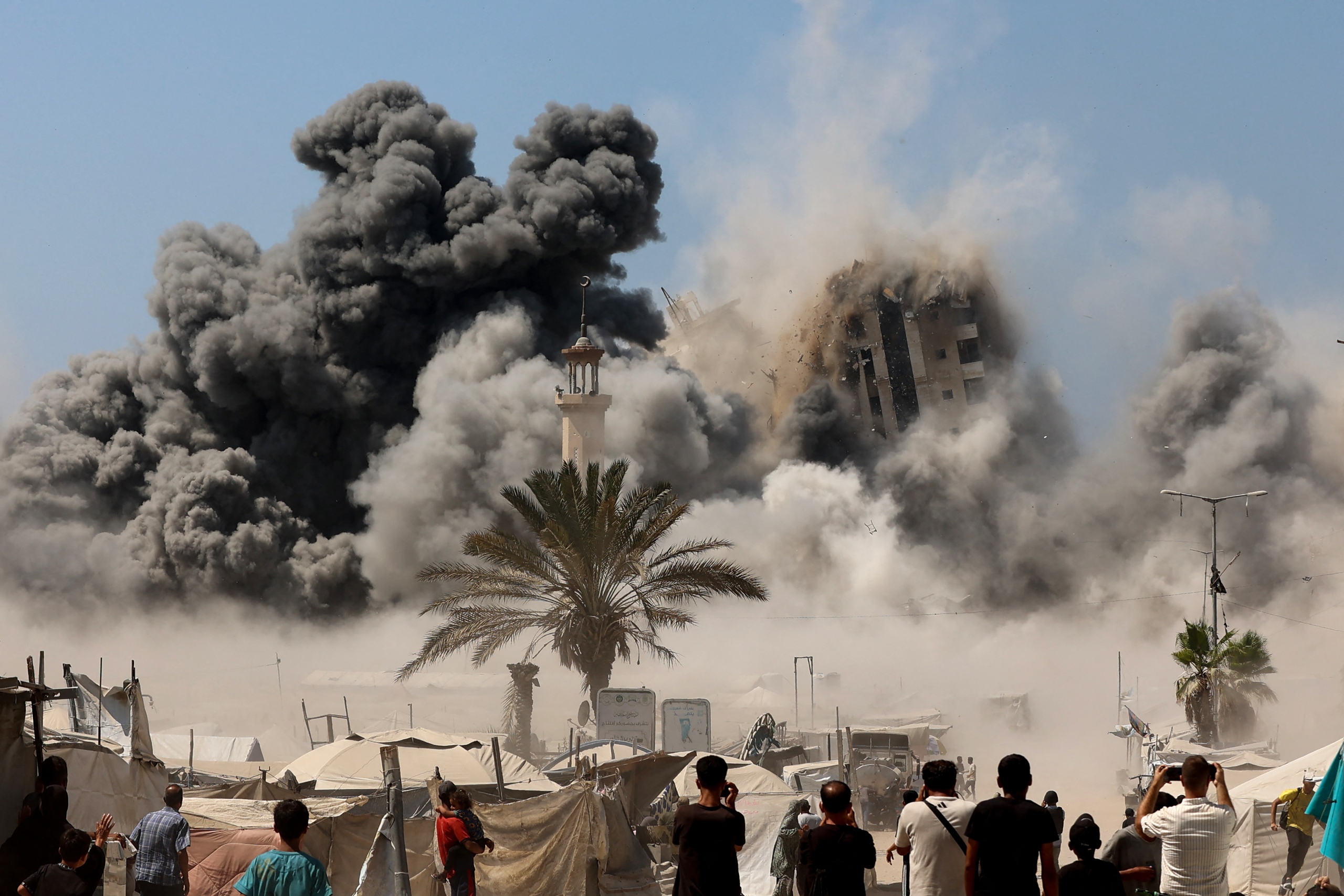 Israel tấn công tòa nhà ở Gaza giữa tình hình Dải Gaza căng thẳng gia tăng - Ảnh 2.