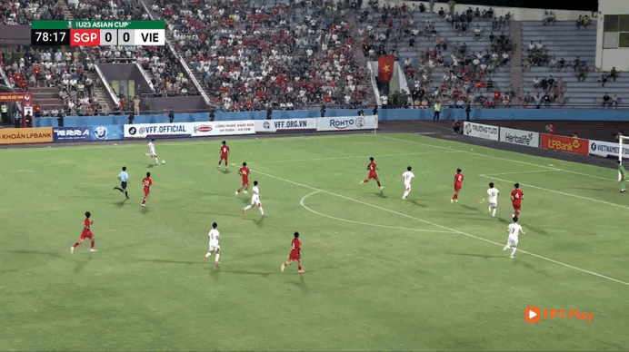 Văn Thuận tỏa sáng, U.23 Việt Nam chật vật nhưng rồi cũng giành trọn 3 điểm trước Singapore - Ảnh 4. Văn Thuận tỏa sáng, U.23 Việt Nam chật vật nhưng rồi cũng giành trọn 3 điểm trước Singapore - Ảnh 4.