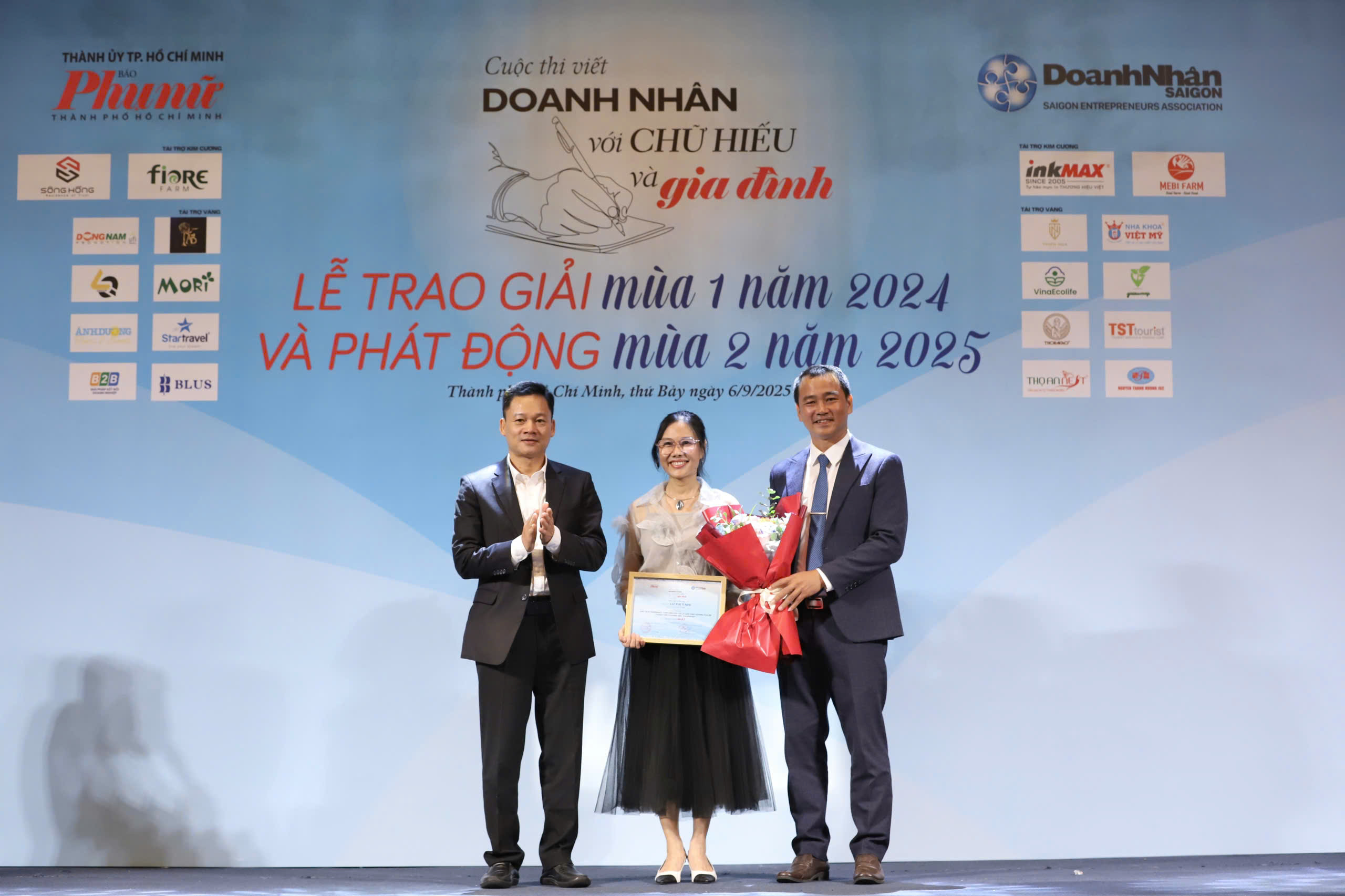 Báo Phụ nữ trao giải viết về 'Doanh nhân với chữ hiếu và gia đình'- Ảnh 1. Báo Phụ nữ trao giải viết về 'Doanh nhân với chữ hiếu và gia đình'- Ảnh 1.