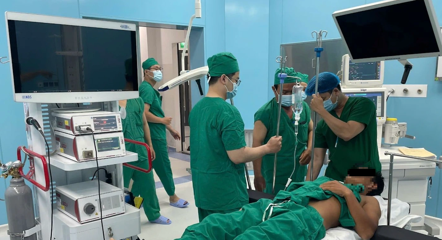 Người dân ở Côn Đảo được khám chữa bệnh không khác gì ở Bệnh viện Bình Dân- Ảnh 2. Người dân ở Côn Đảo được khám chữa bệnh không khác gì ở Bệnh viện Bình Dân- Ảnh 2.