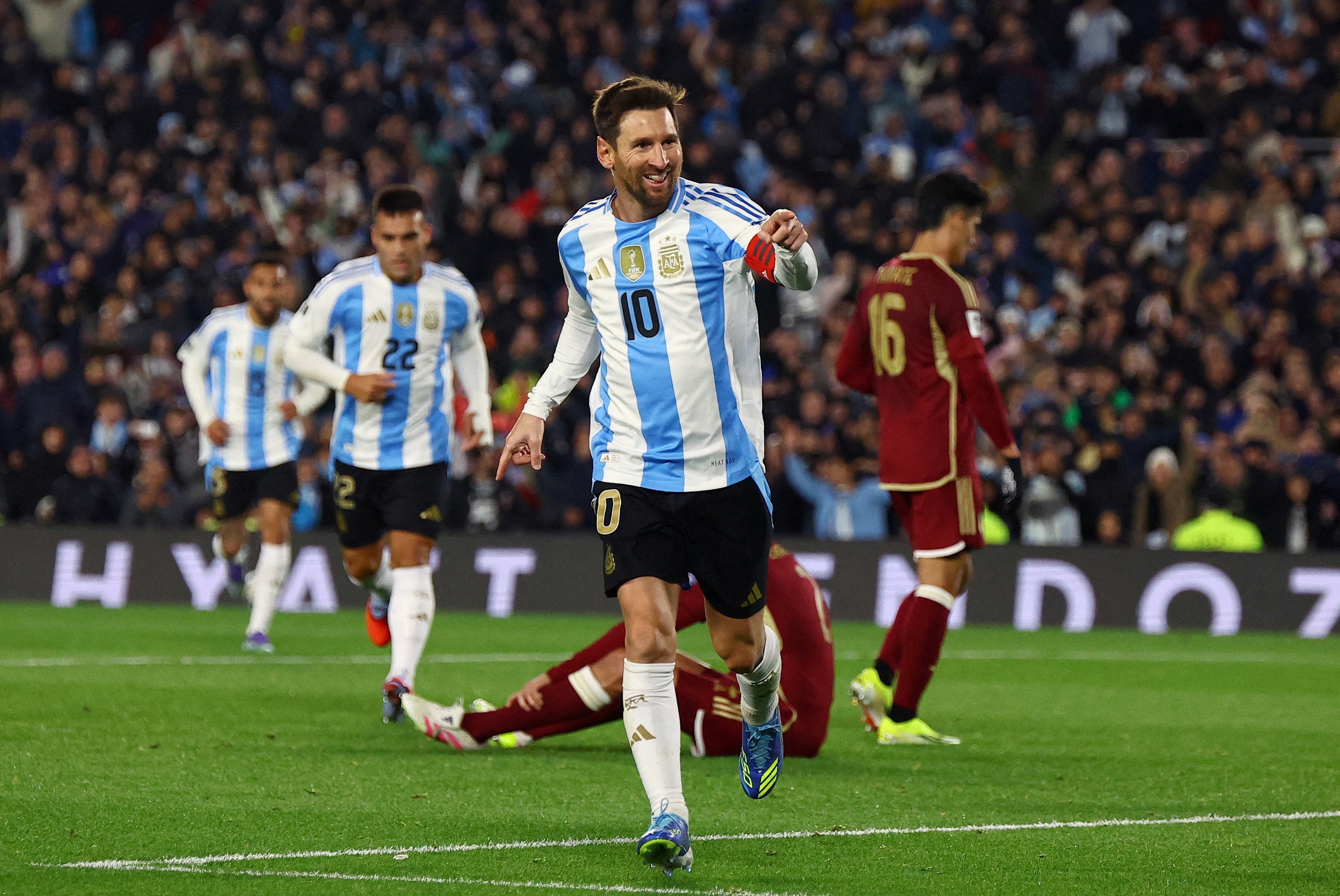 Messi trở lại Inter Miami ‘giữ ngọn lửa’ World Cup 2026, HLV Scaloni nói điều bất ngờ - Ảnh 1. Messi trở lại Inter Miami ‘giữ ngọn lửa’ World Cup 2026, HLV Scaloni nói điều bất ngờ - Ảnh 1.